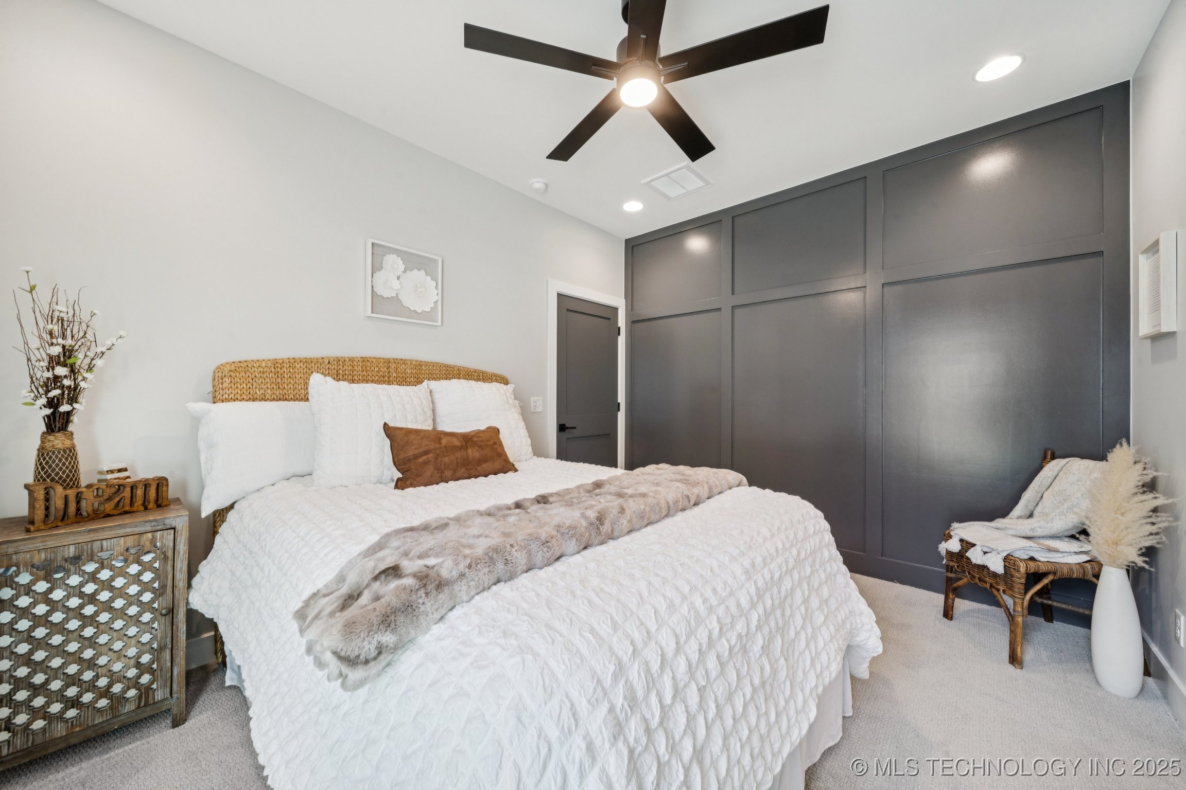 212 S Bluff Street A Property Photo 17