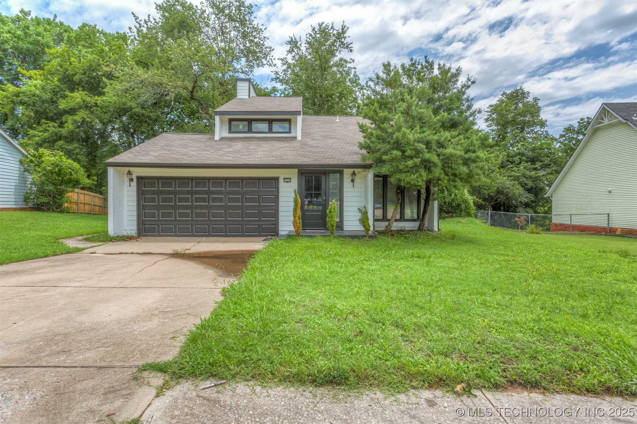5117 S Lions Avenue Property Photo 1