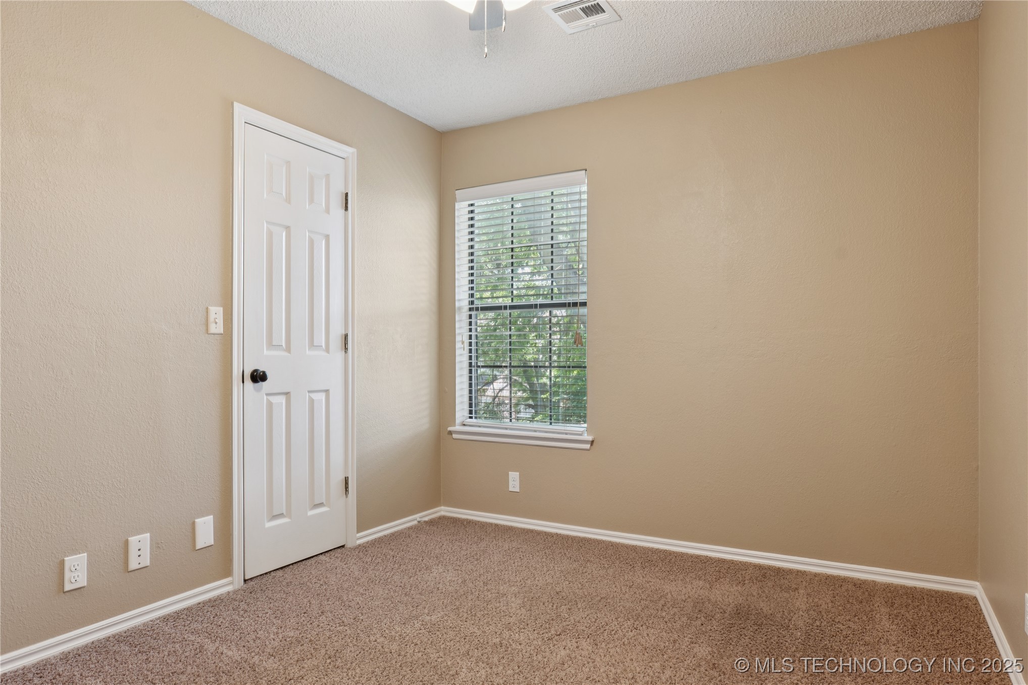 3909 W El Paso Street Property Photo 28