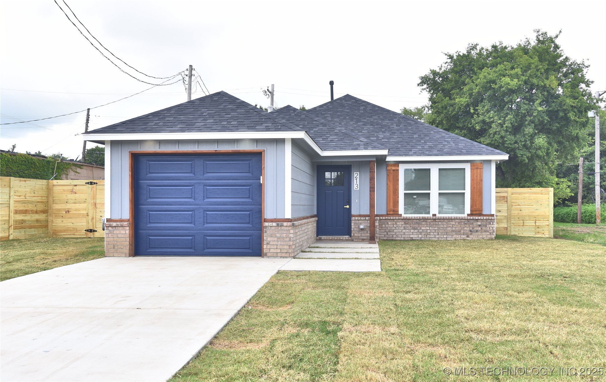 217 E Virgin Street Property Photo 1