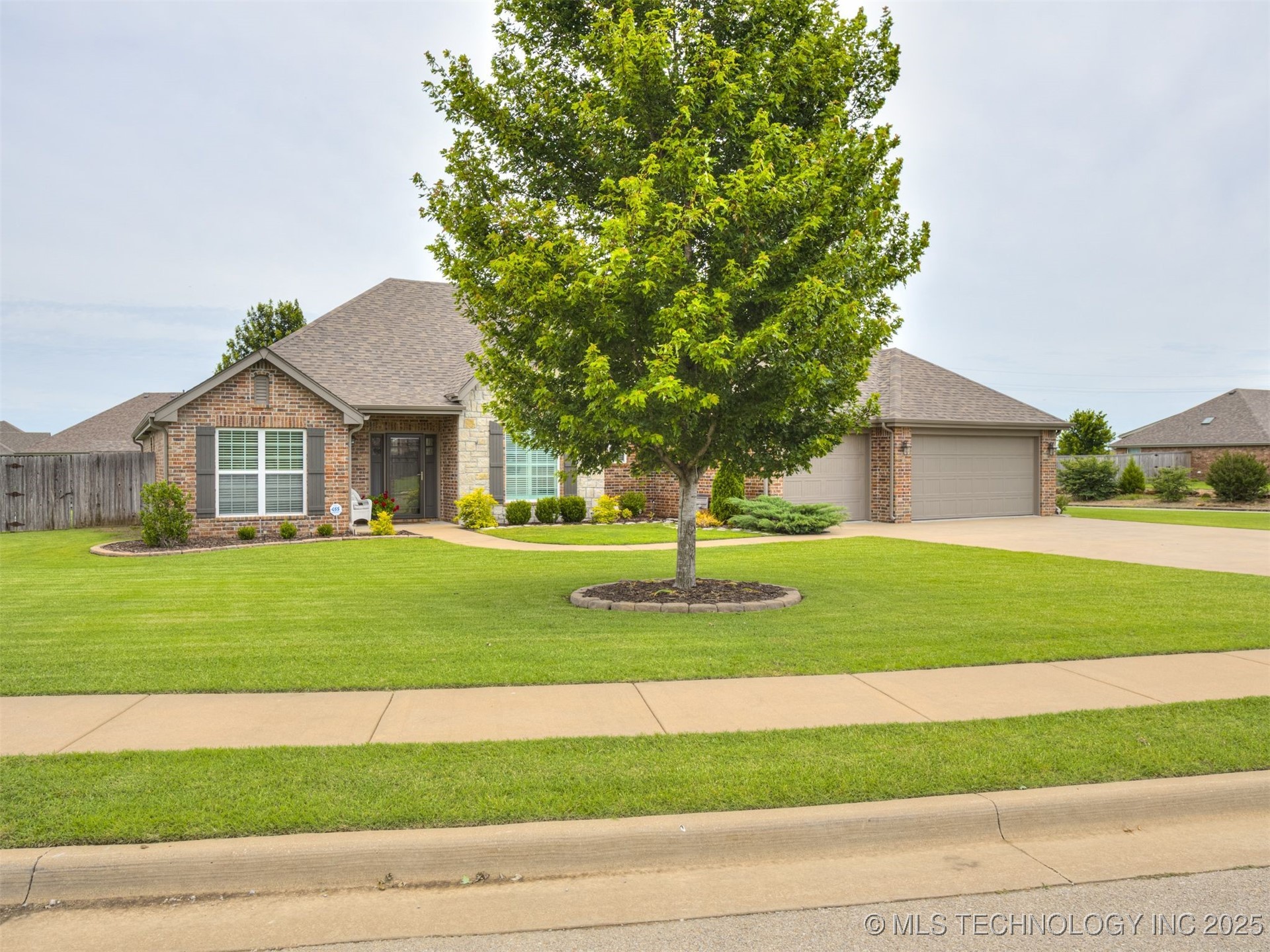 330 Parkhill Lane Property Photo 1