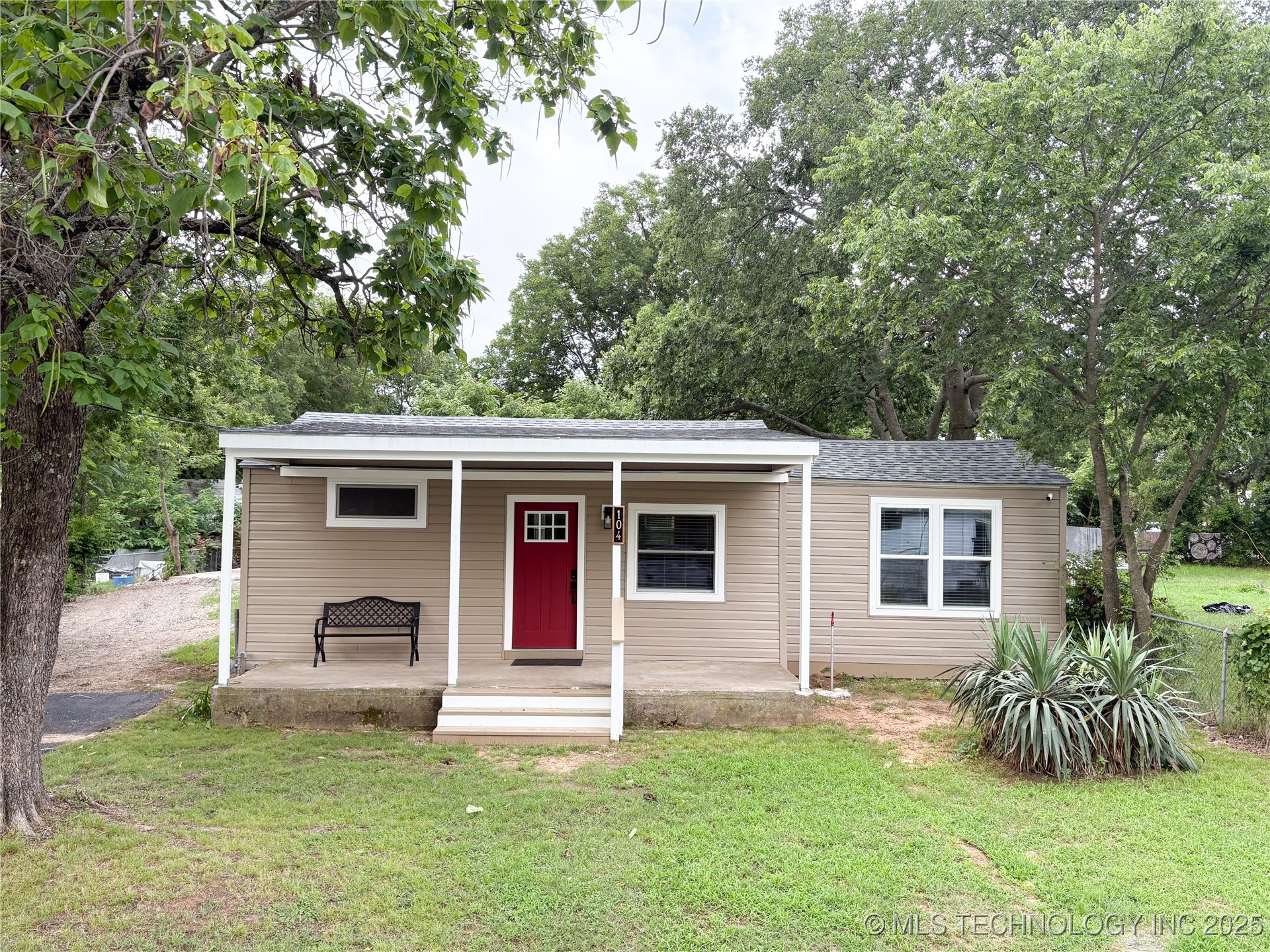 104 13th Se Property Photo 1