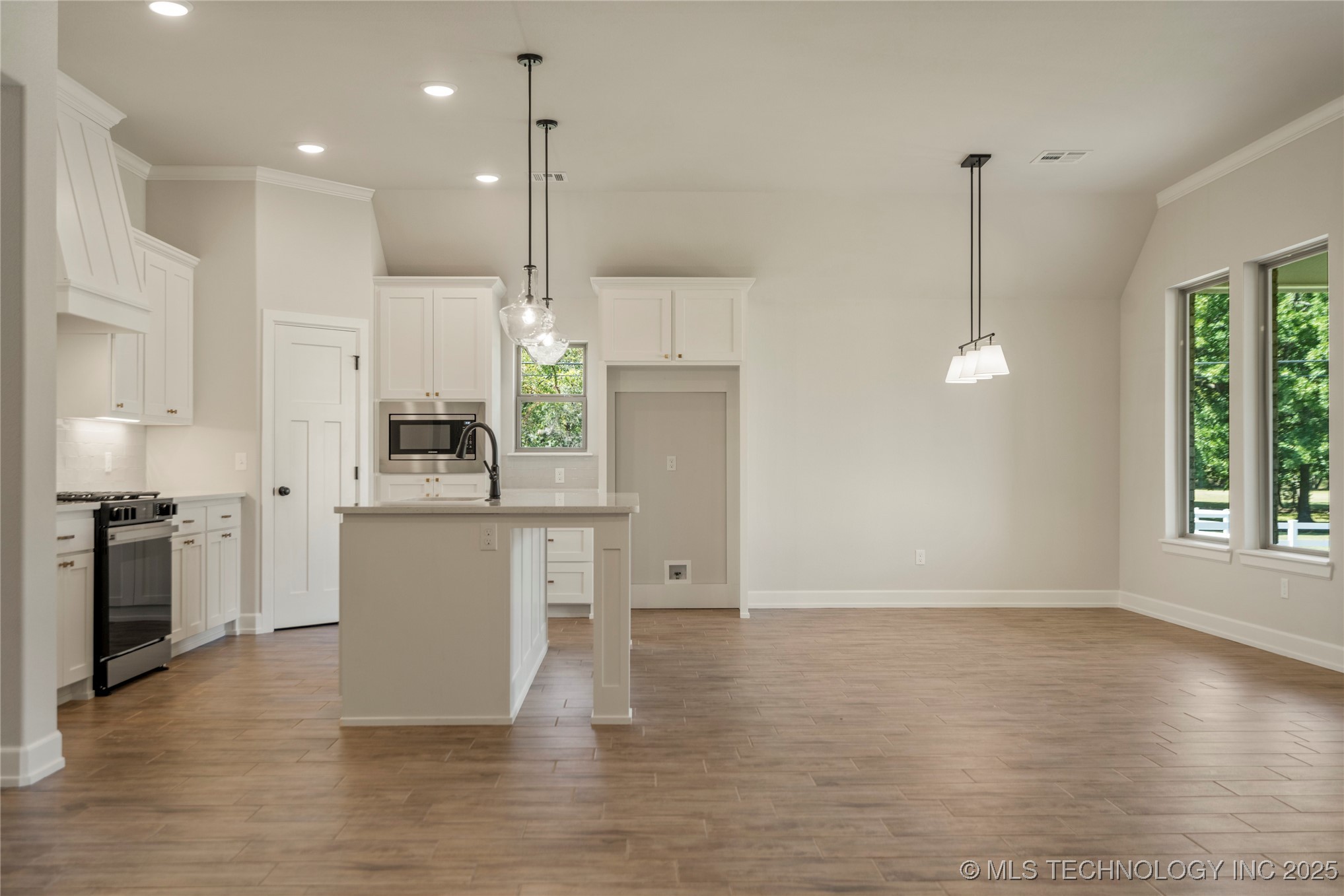 1505 N 71st Street Property Photo 5