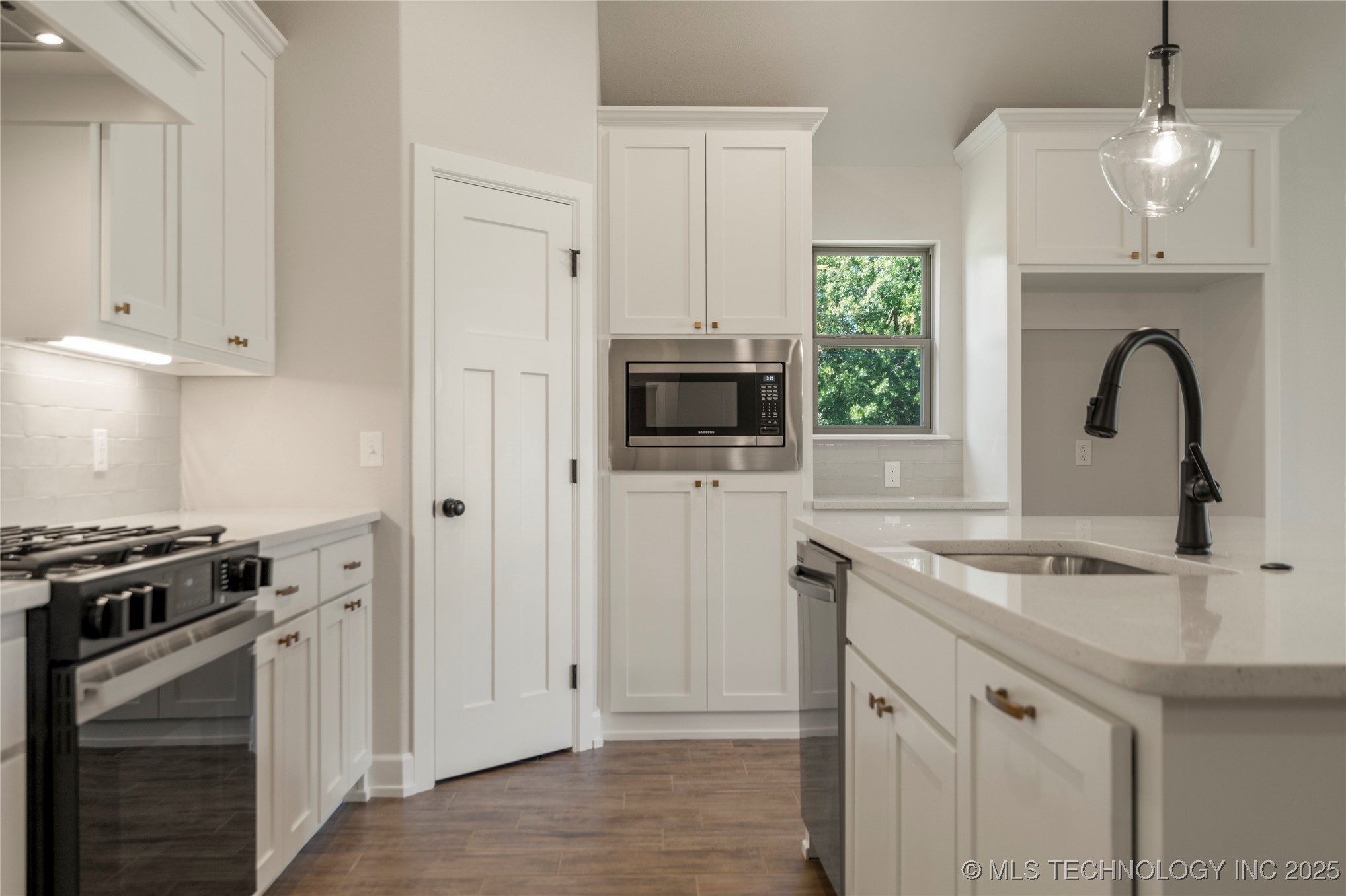 1505 N 71st Street Property Photo 8