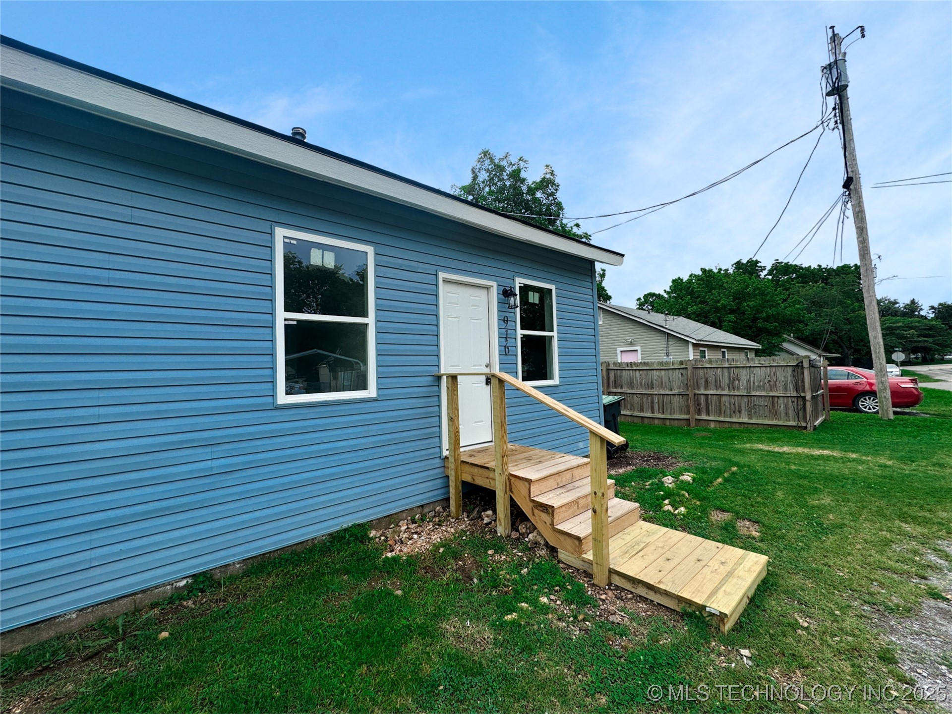 916 Coy Avenue Property Photo 4