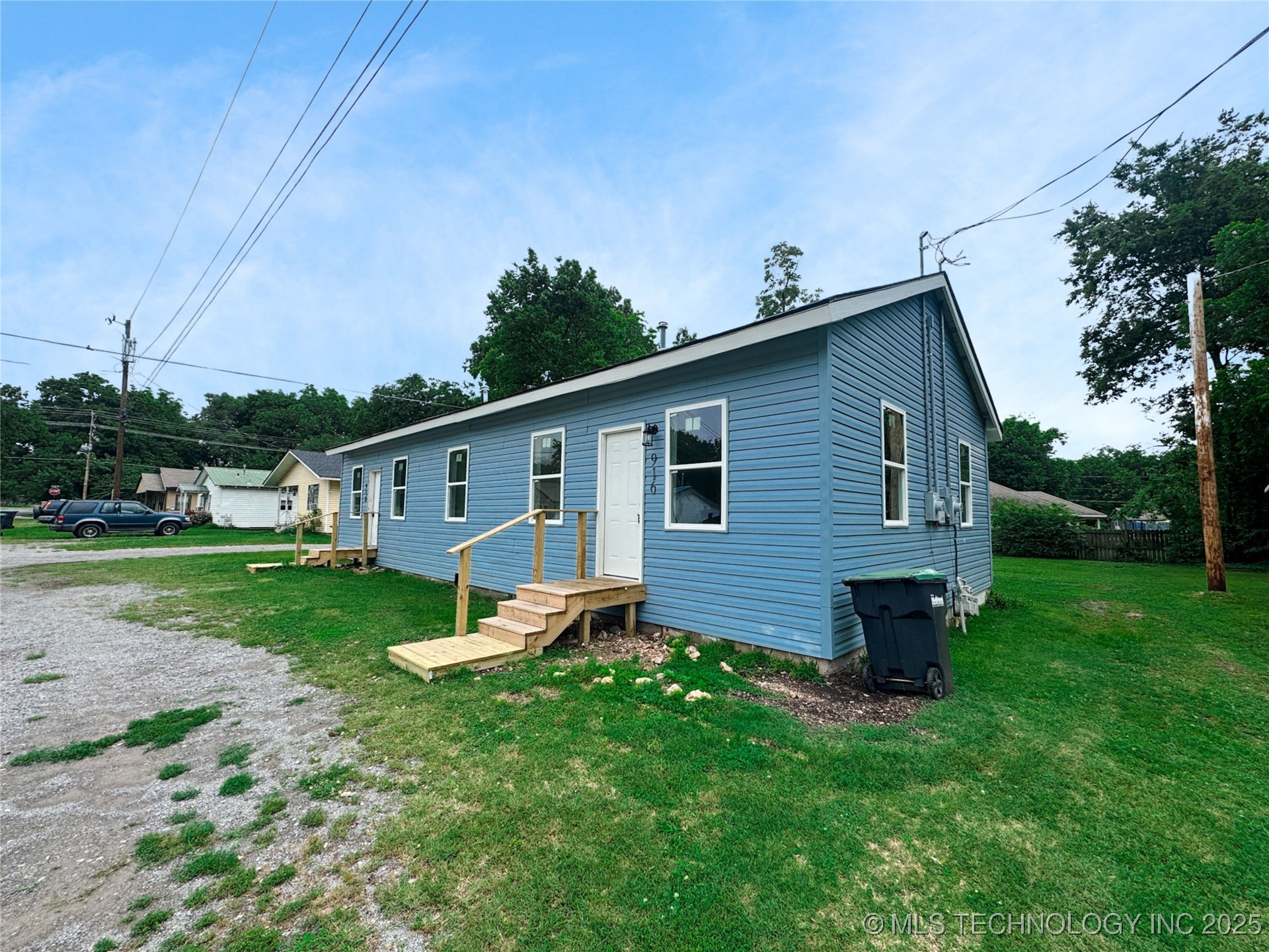 916 Coy Avenue Property Photo 5