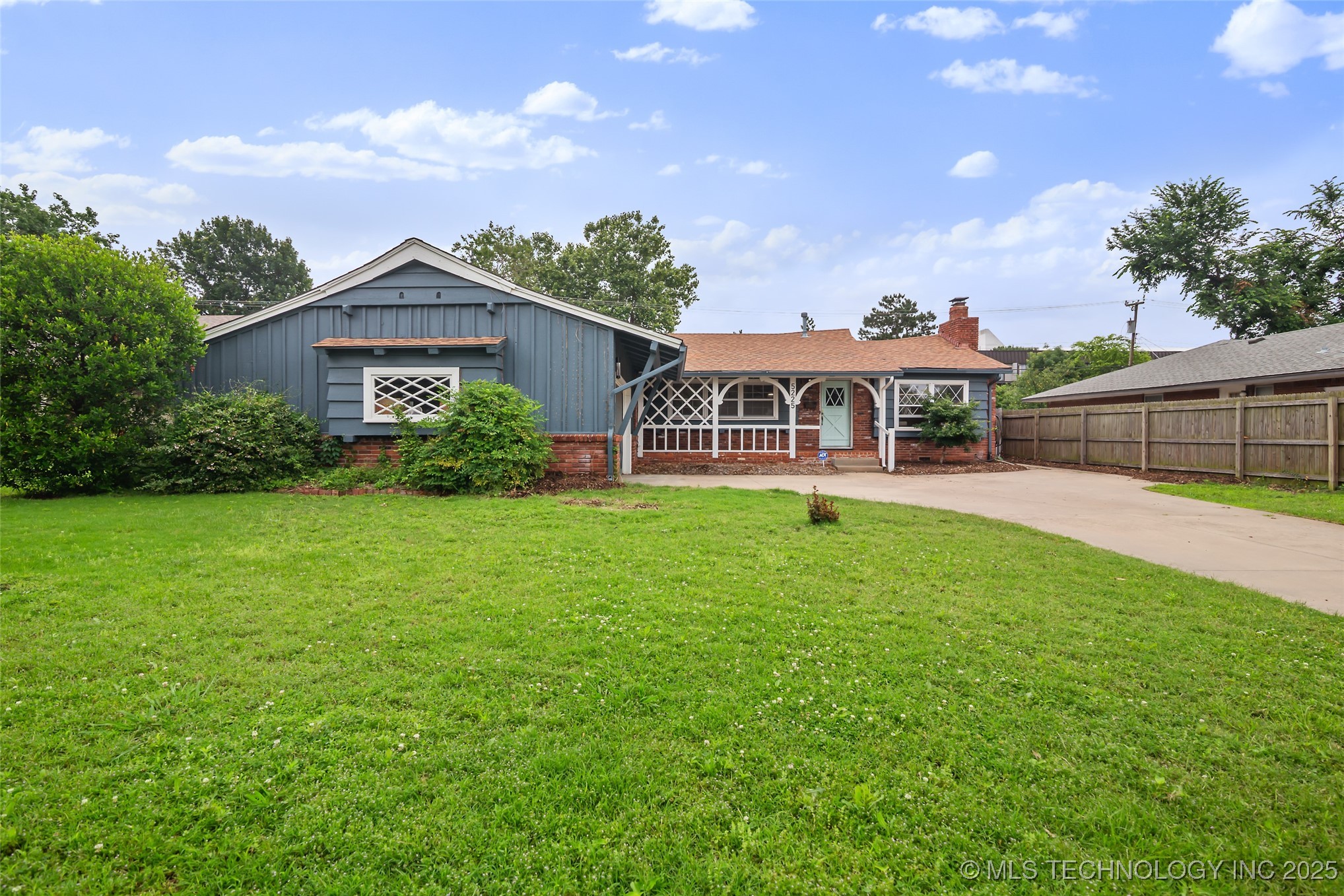 5225 S Toledo Avenue Property Photo