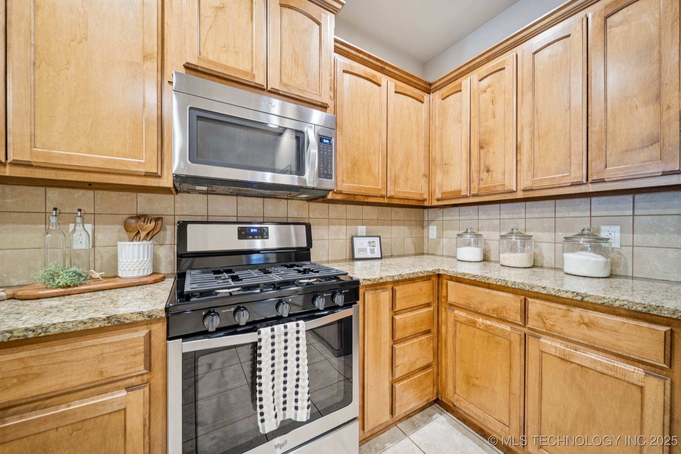 445 S Cypress Avenue Property Photo 11