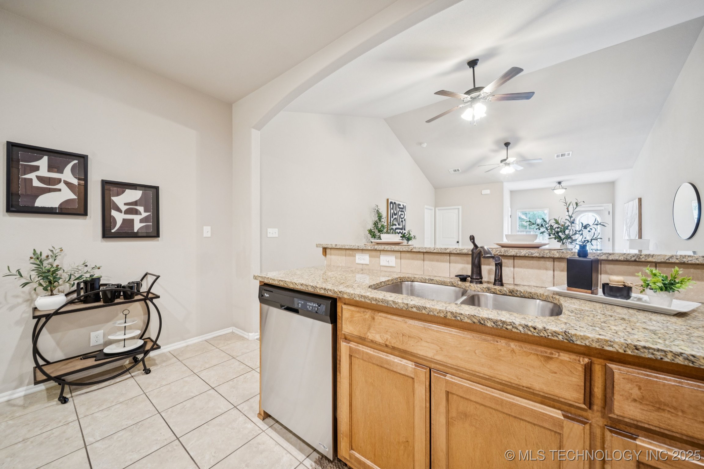 445 S Cypress Avenue Property Photo 12