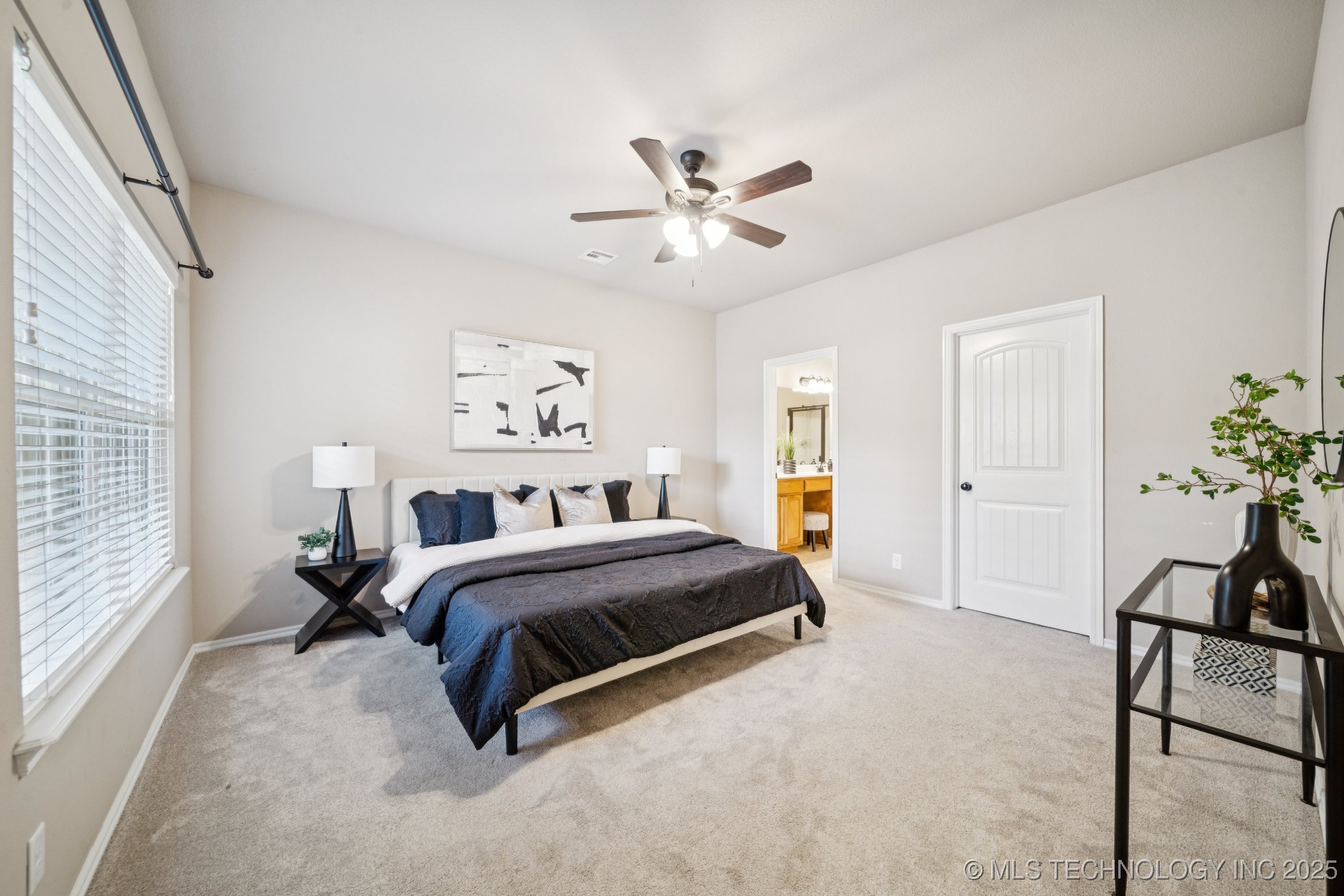 445 S Cypress Avenue Property Photo 13