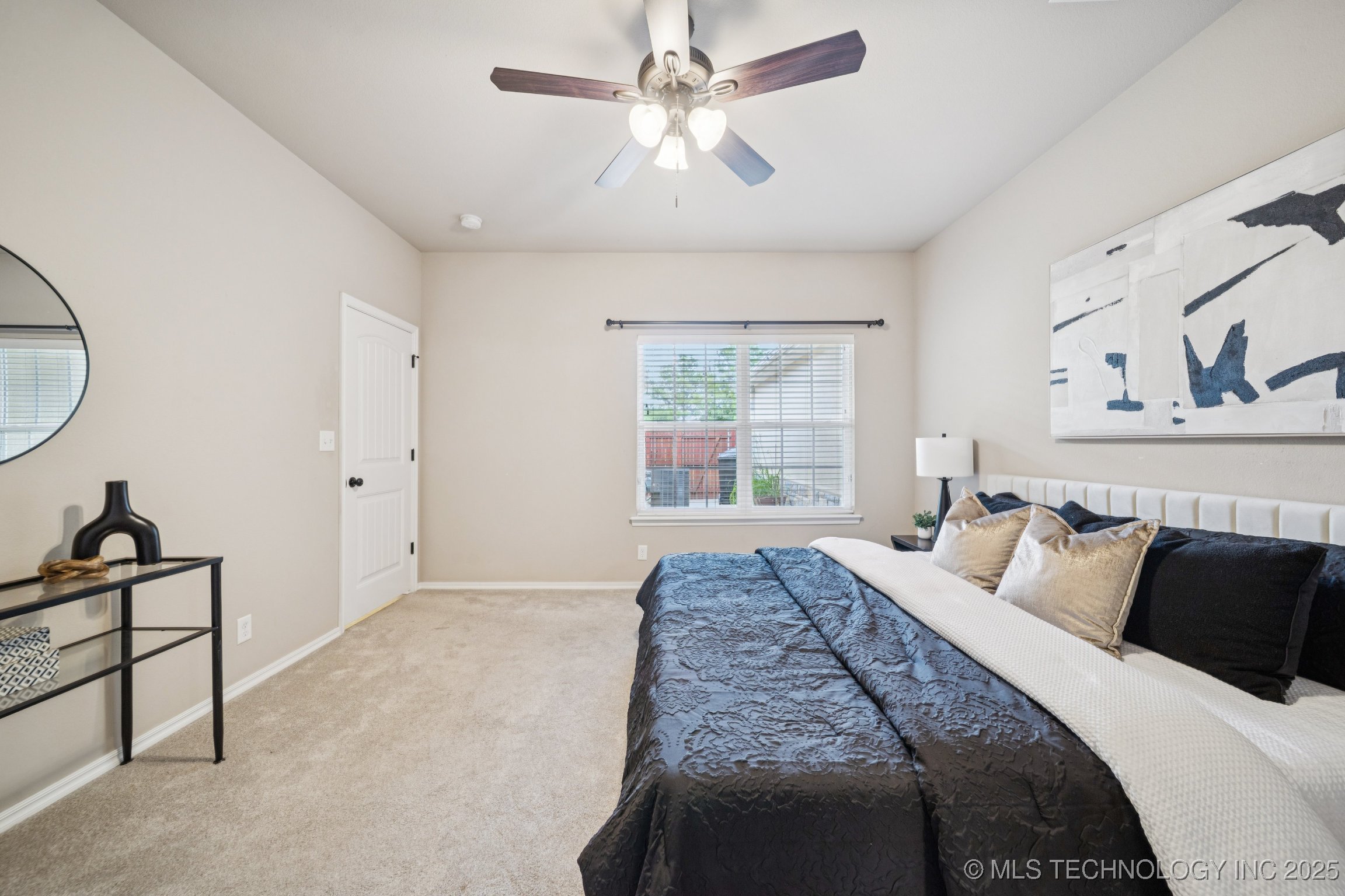 445 S Cypress Avenue Property Photo 14