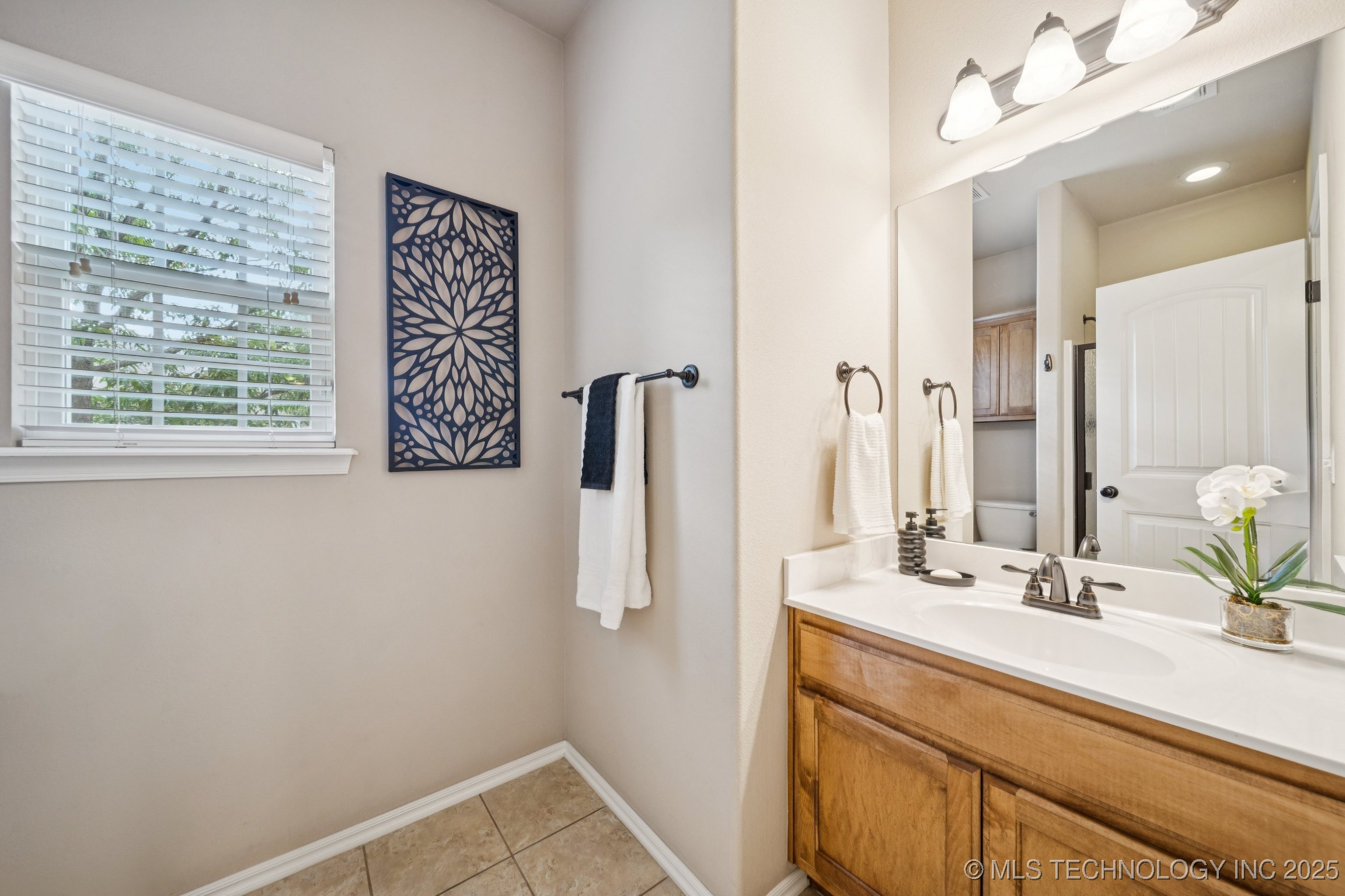 445 S Cypress Avenue Property Photo 18