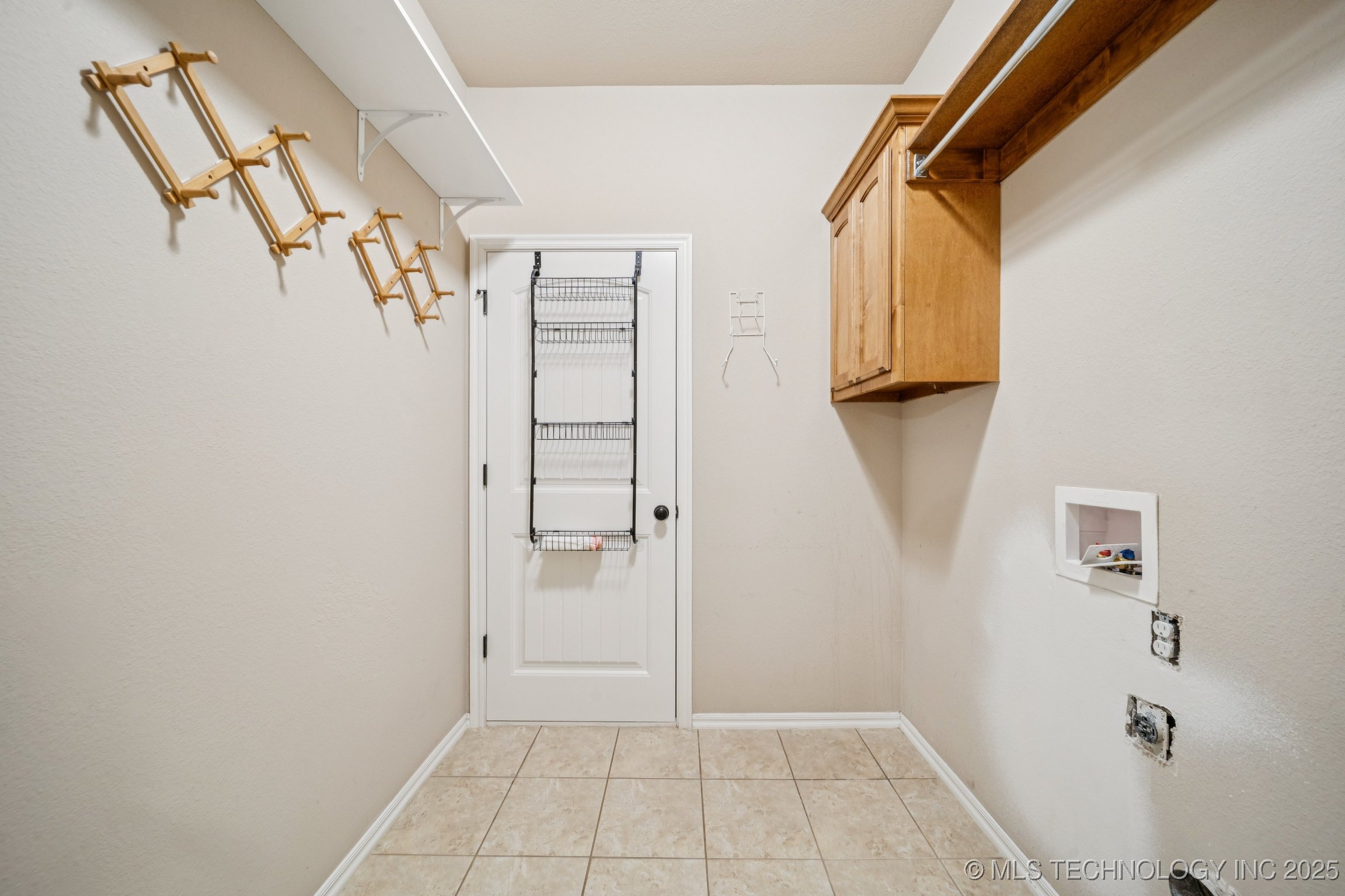 445 S Cypress Avenue Property Photo 19