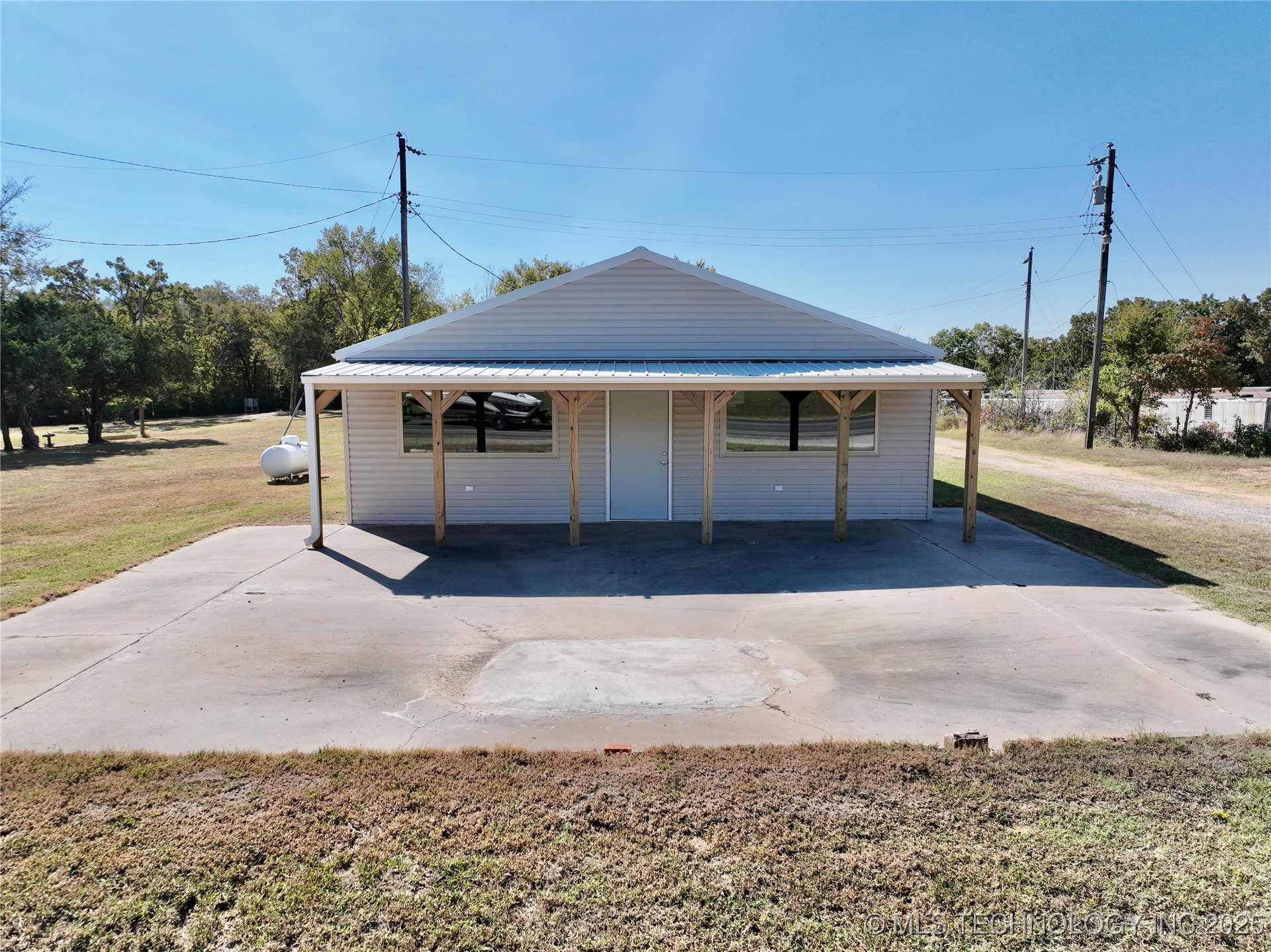 418940 Texanna Road Property Photo 1