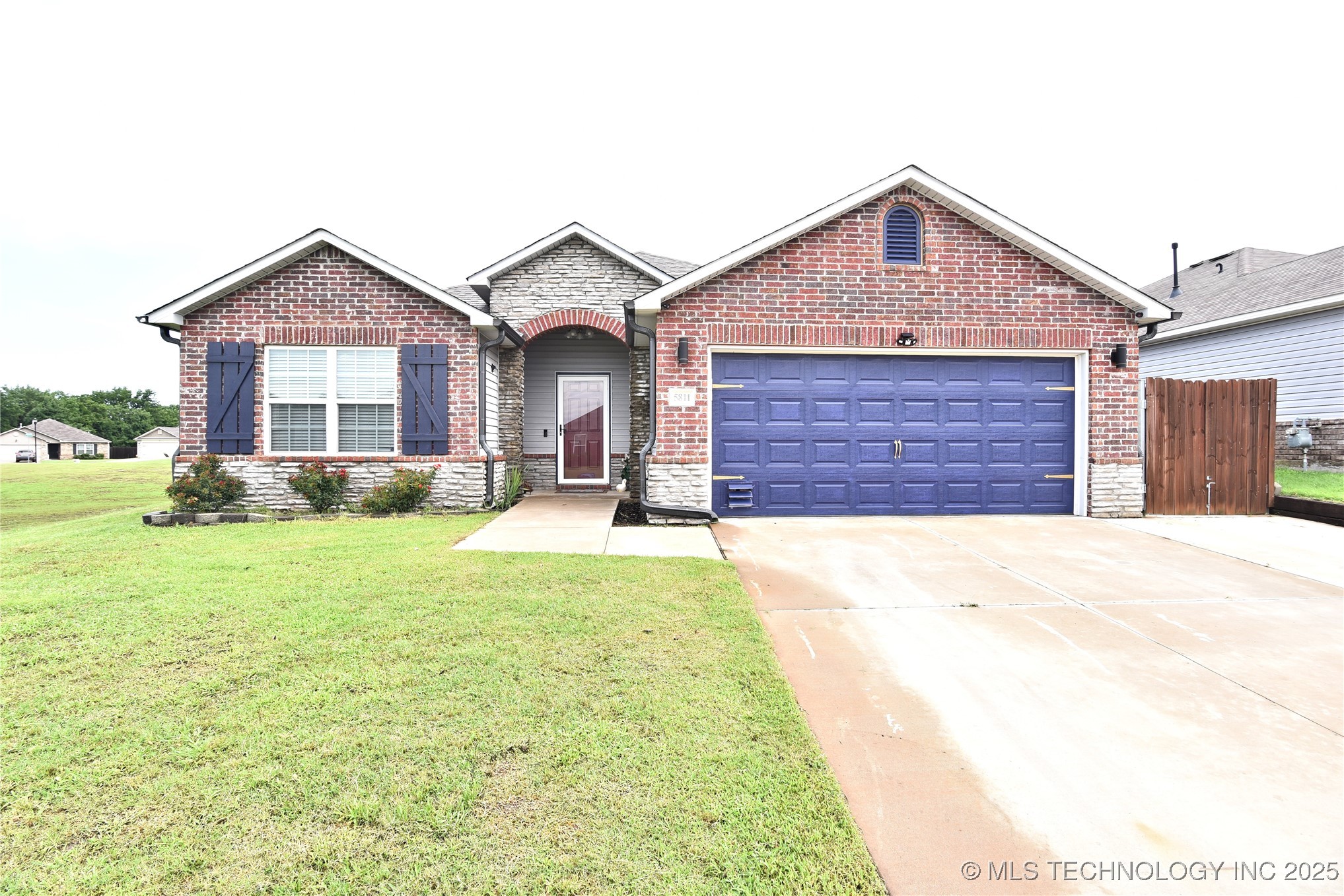 5811 E 146th Place S Property Photo