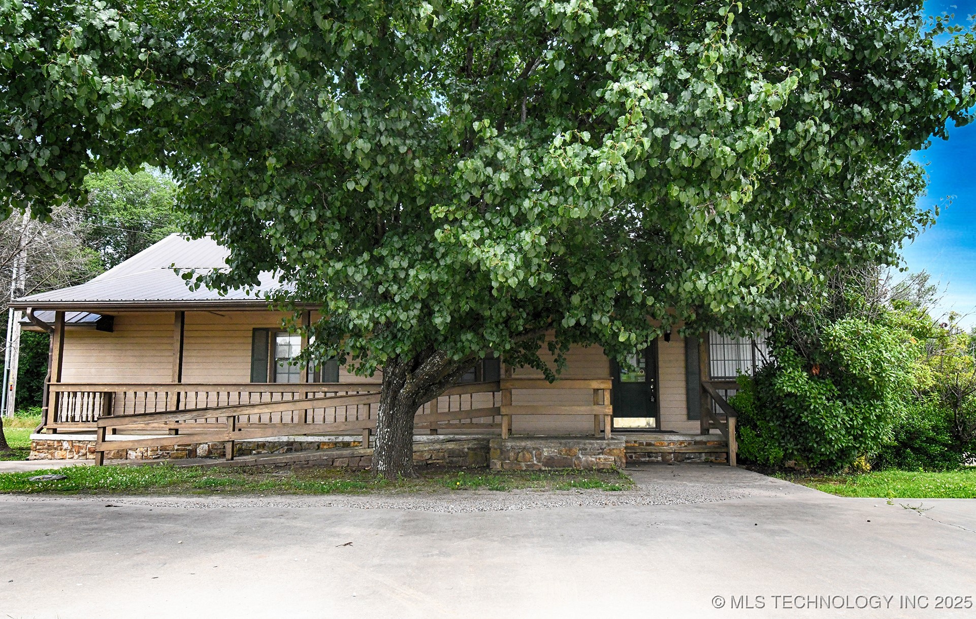 720 Thornton Street Property Photo 1