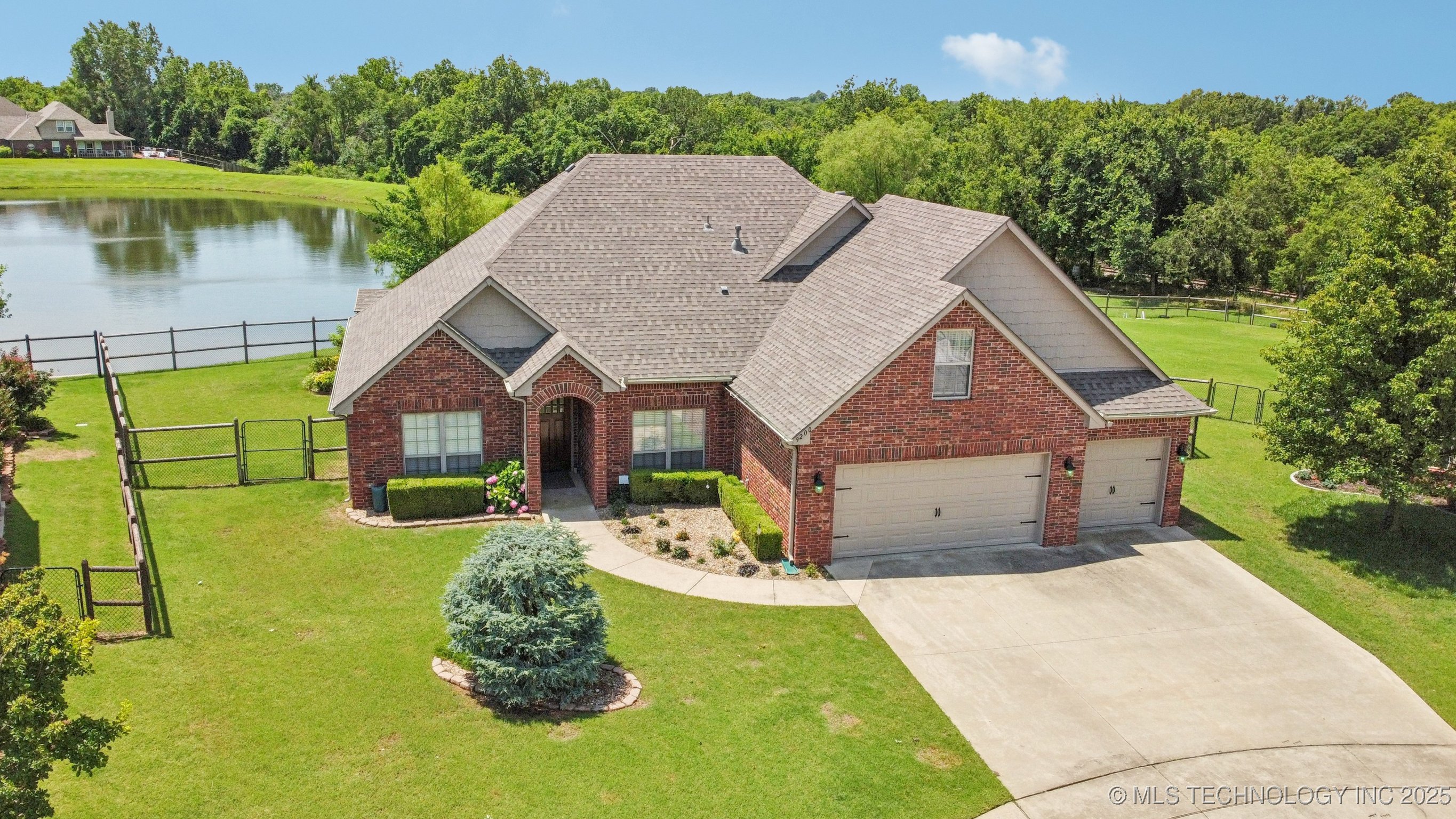 9200 E 92nd Place North Property Photo 1