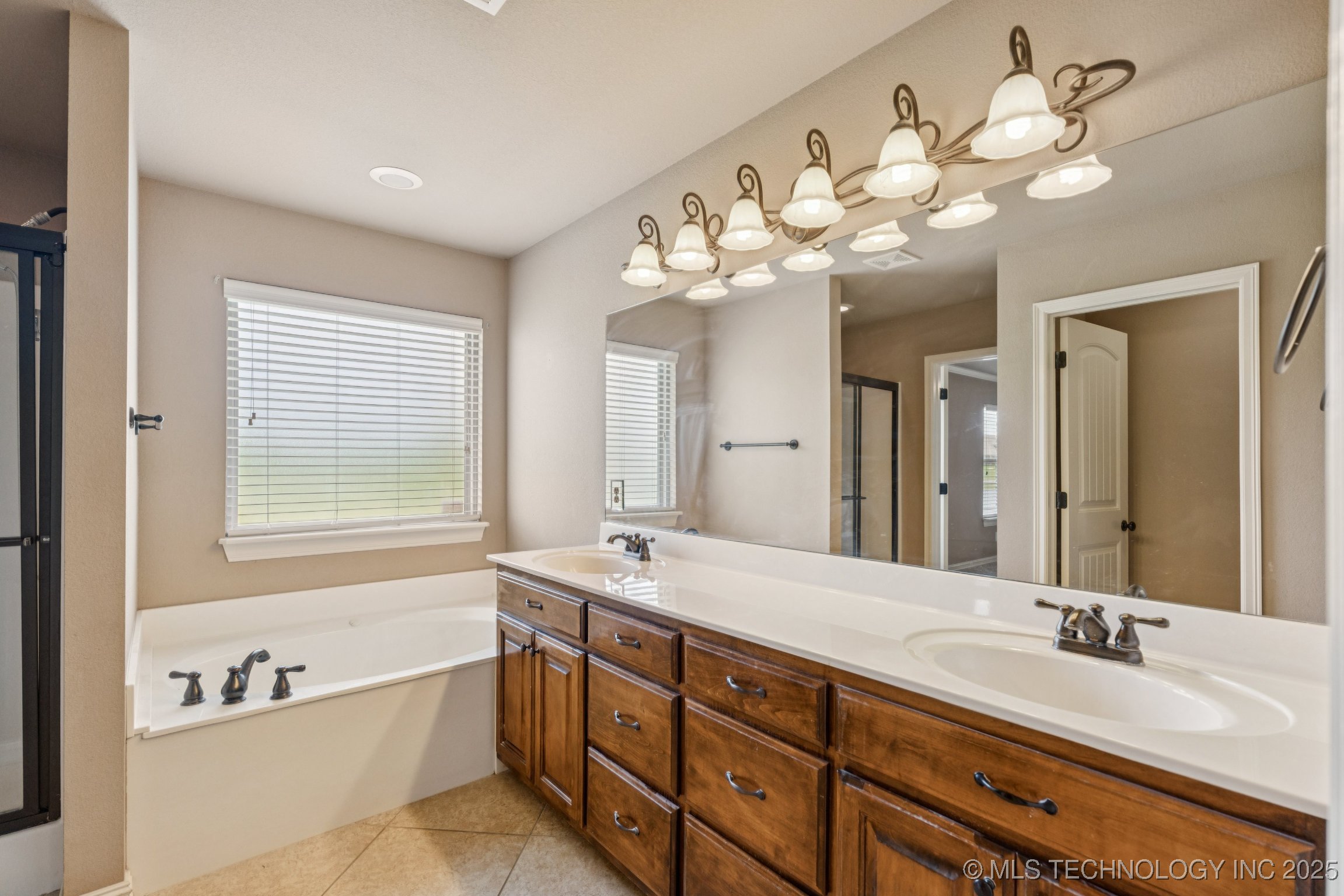 9200 E 92nd Place North Property Photo 22