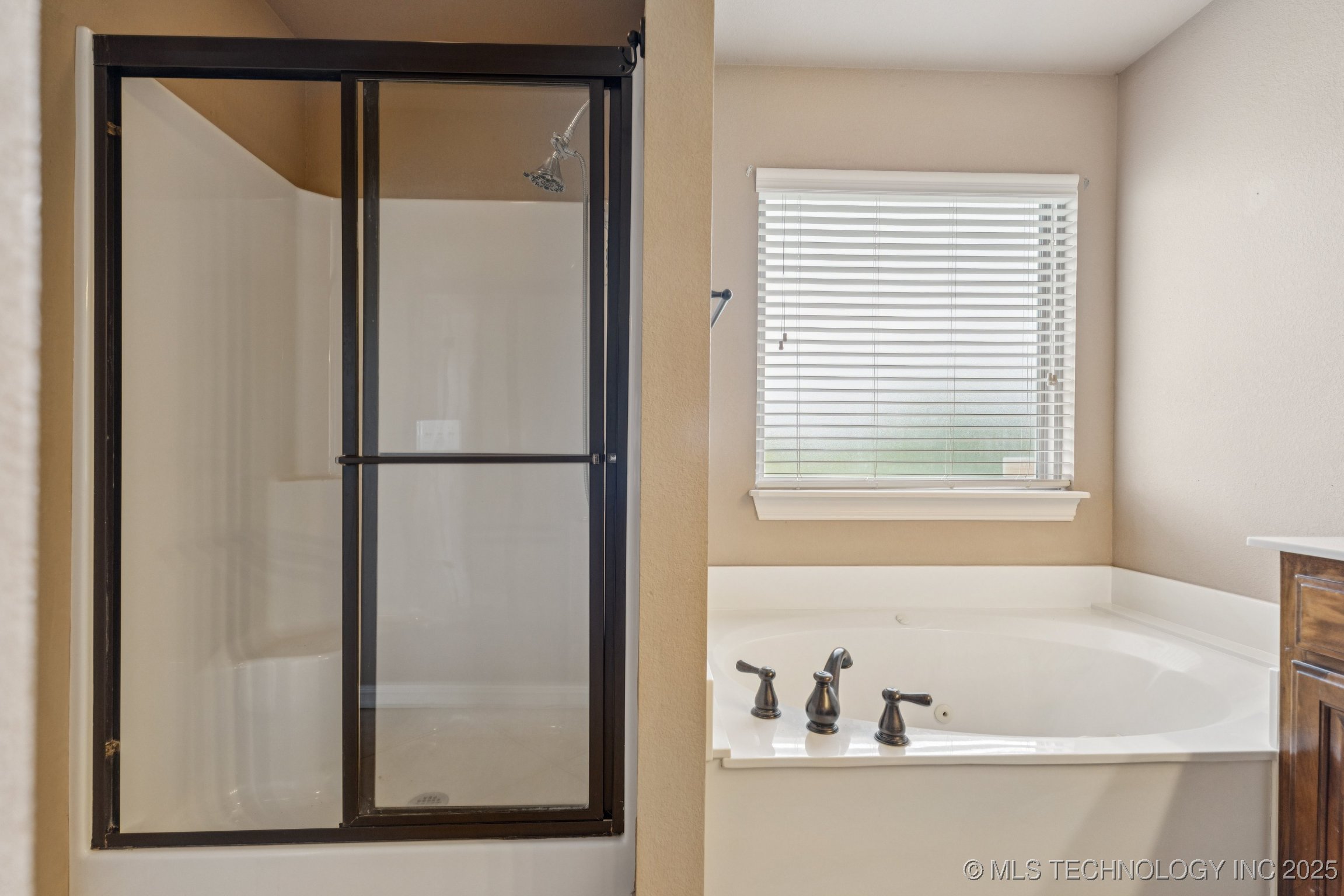 9200 E 92nd Place North Property Photo 23