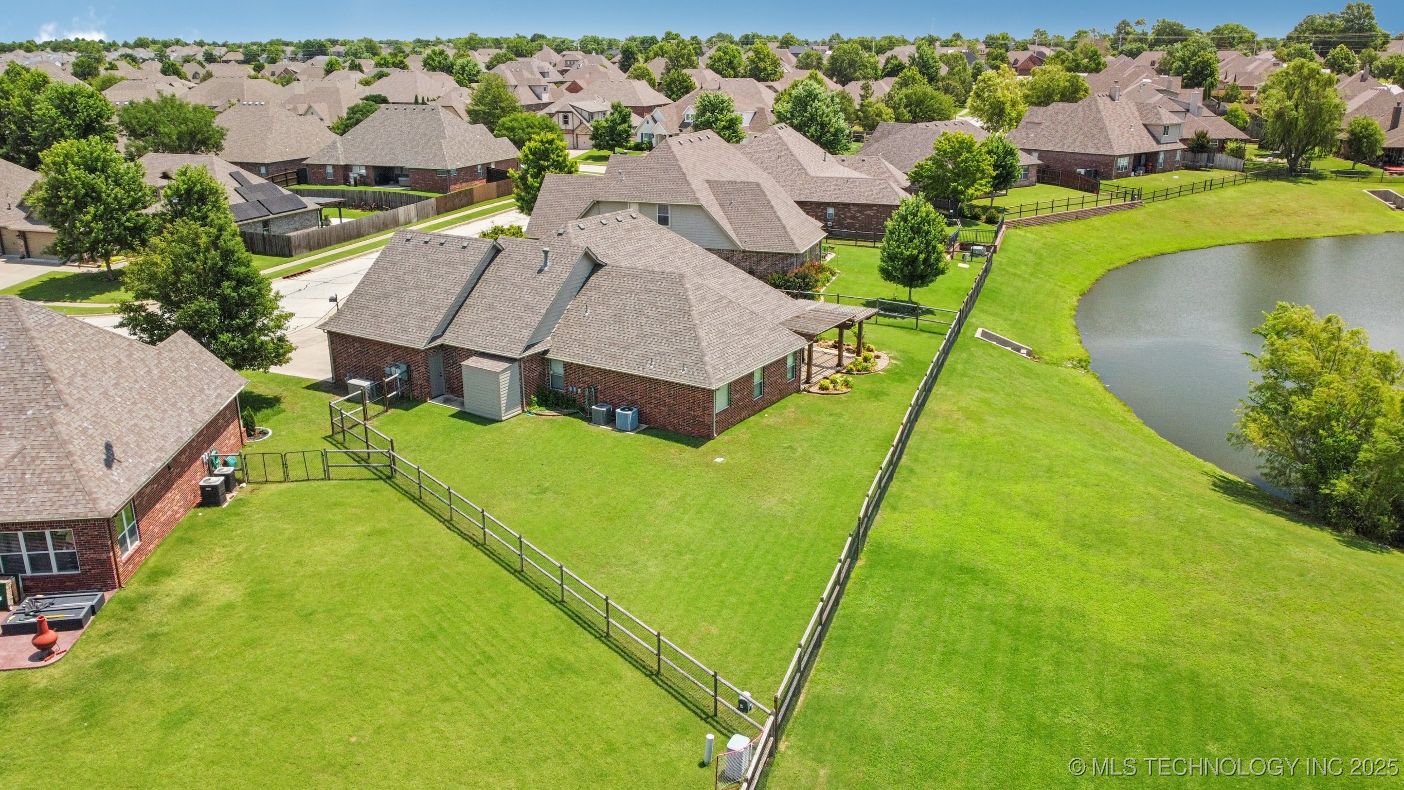 9200 E 92nd Place North Property Photo 39