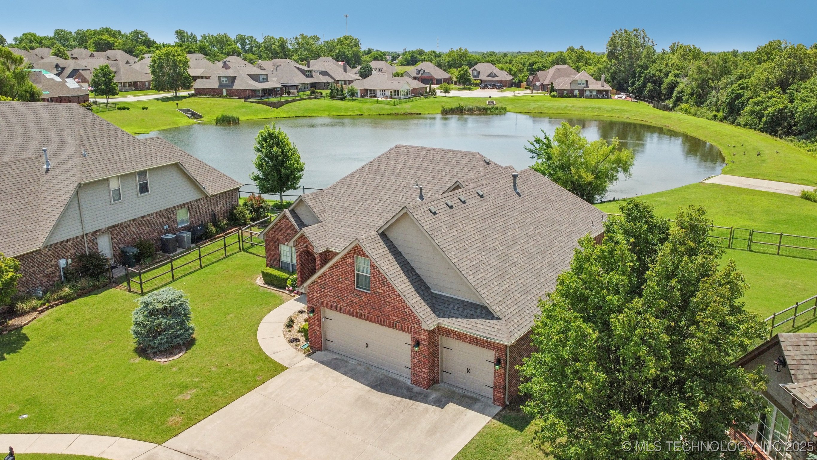 9200 E 92nd Place North Property Photo 40