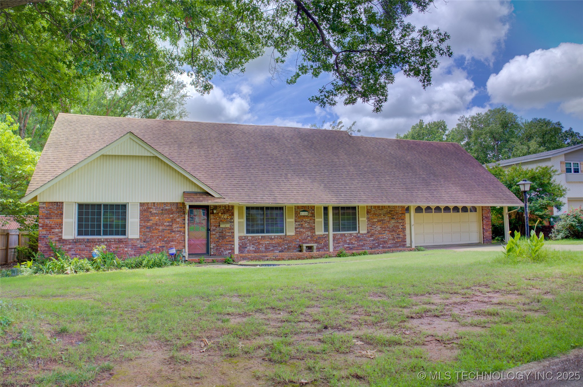 4105 S Robb Avenue Property Photo 1