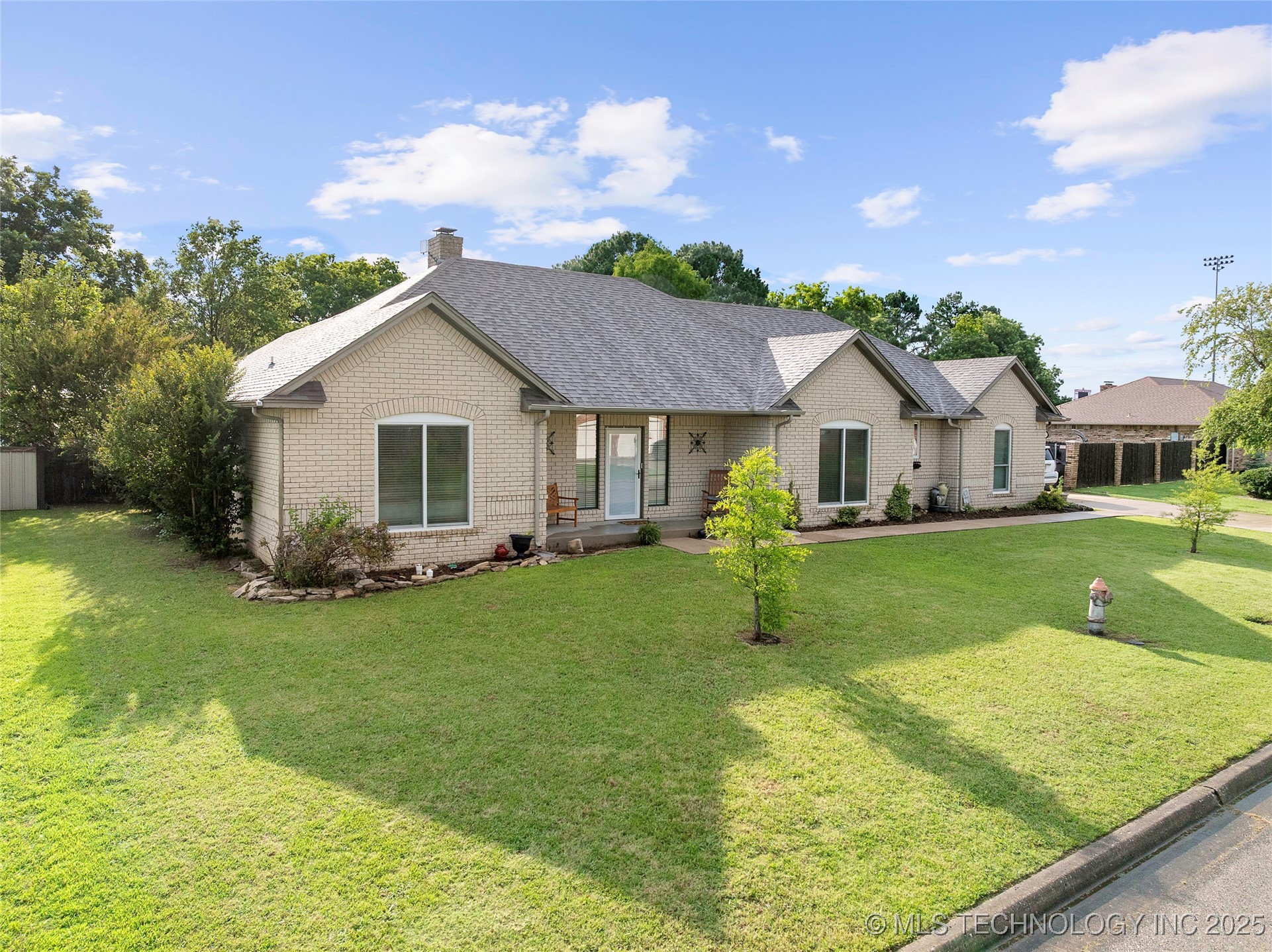 1507 Southern Hills Dr Property Photo