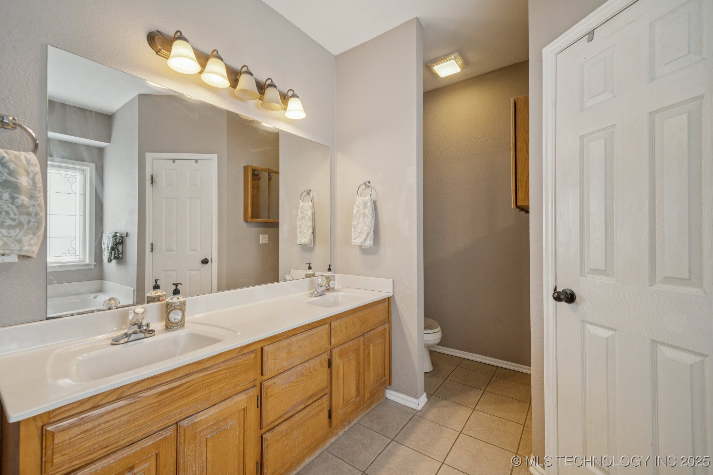 11902 N 150th East Avenue Property Photo 22