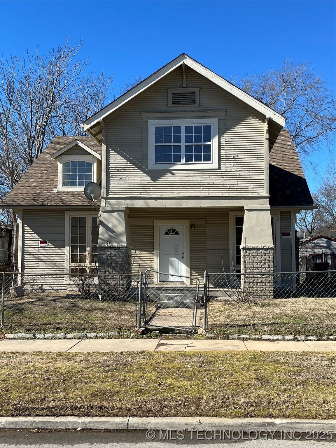 52 N Zunis Avenue