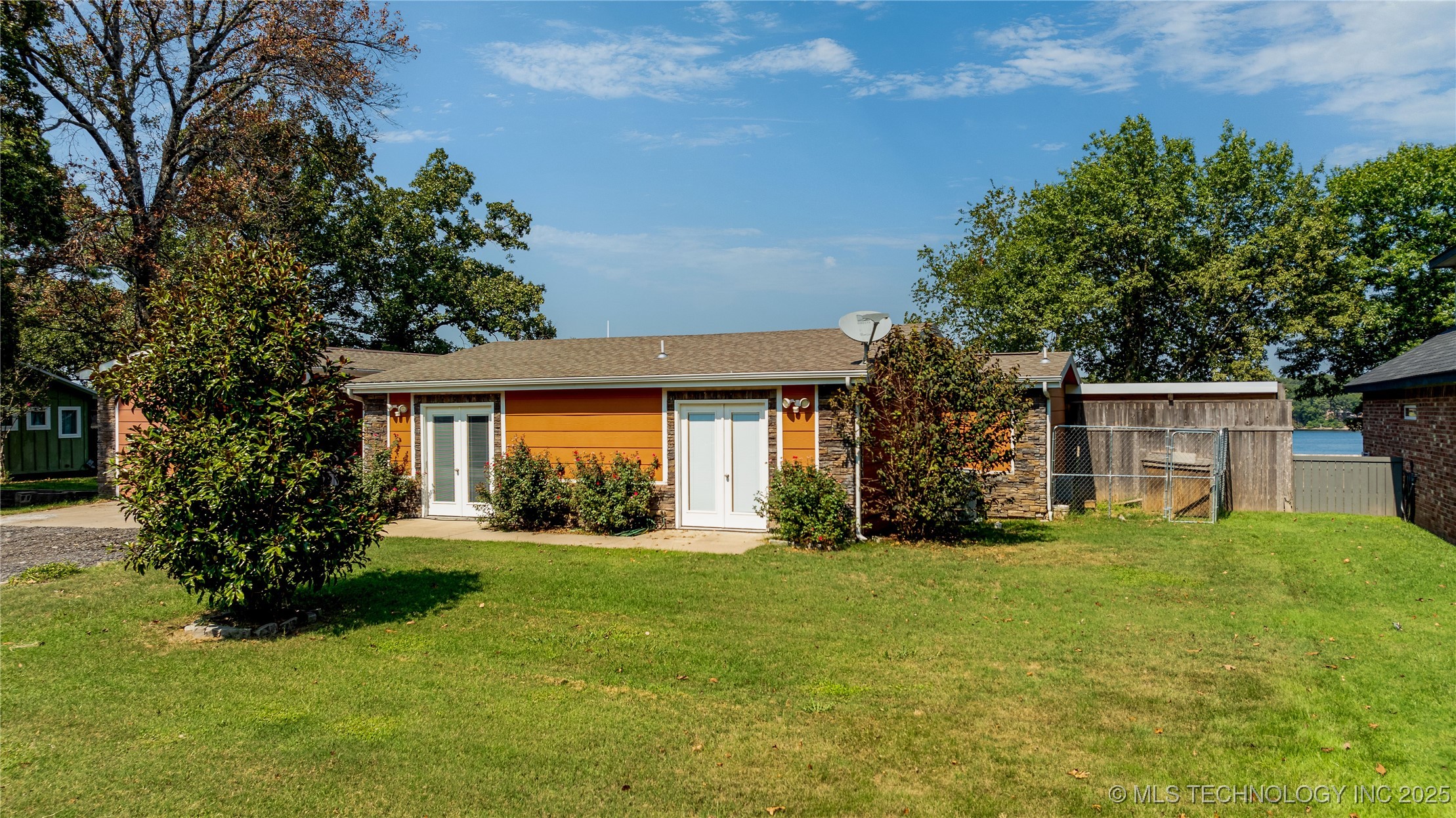 61112 E 310 Property Photo 1