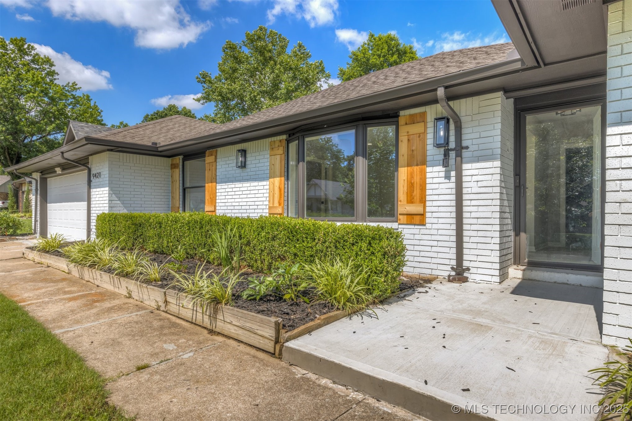 9421 S 69th East Avenue Property Photo 7