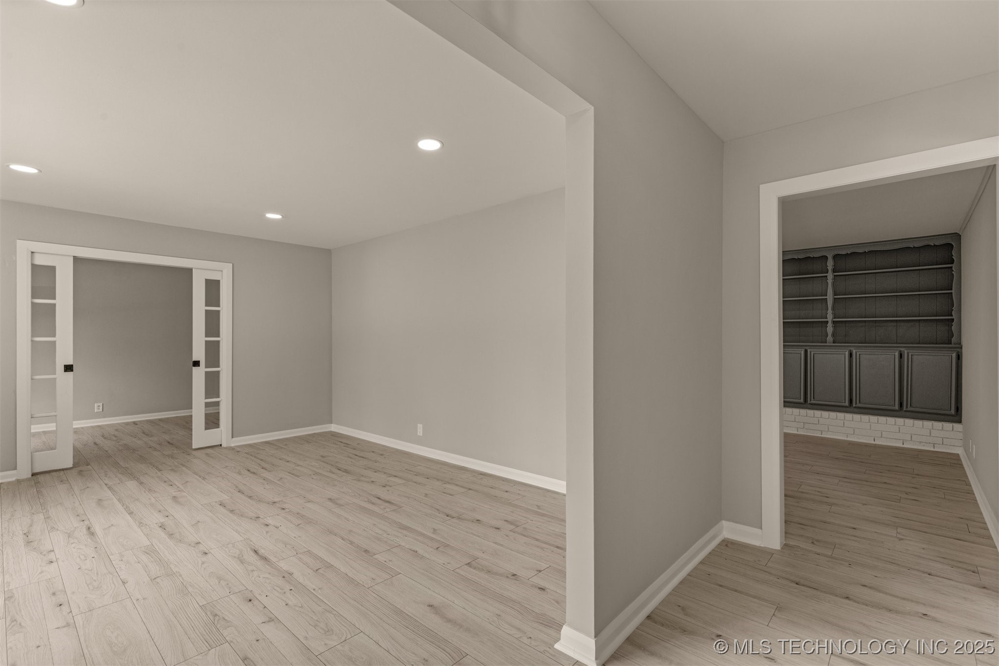 9421 S 69th East Avenue Property Photo 9