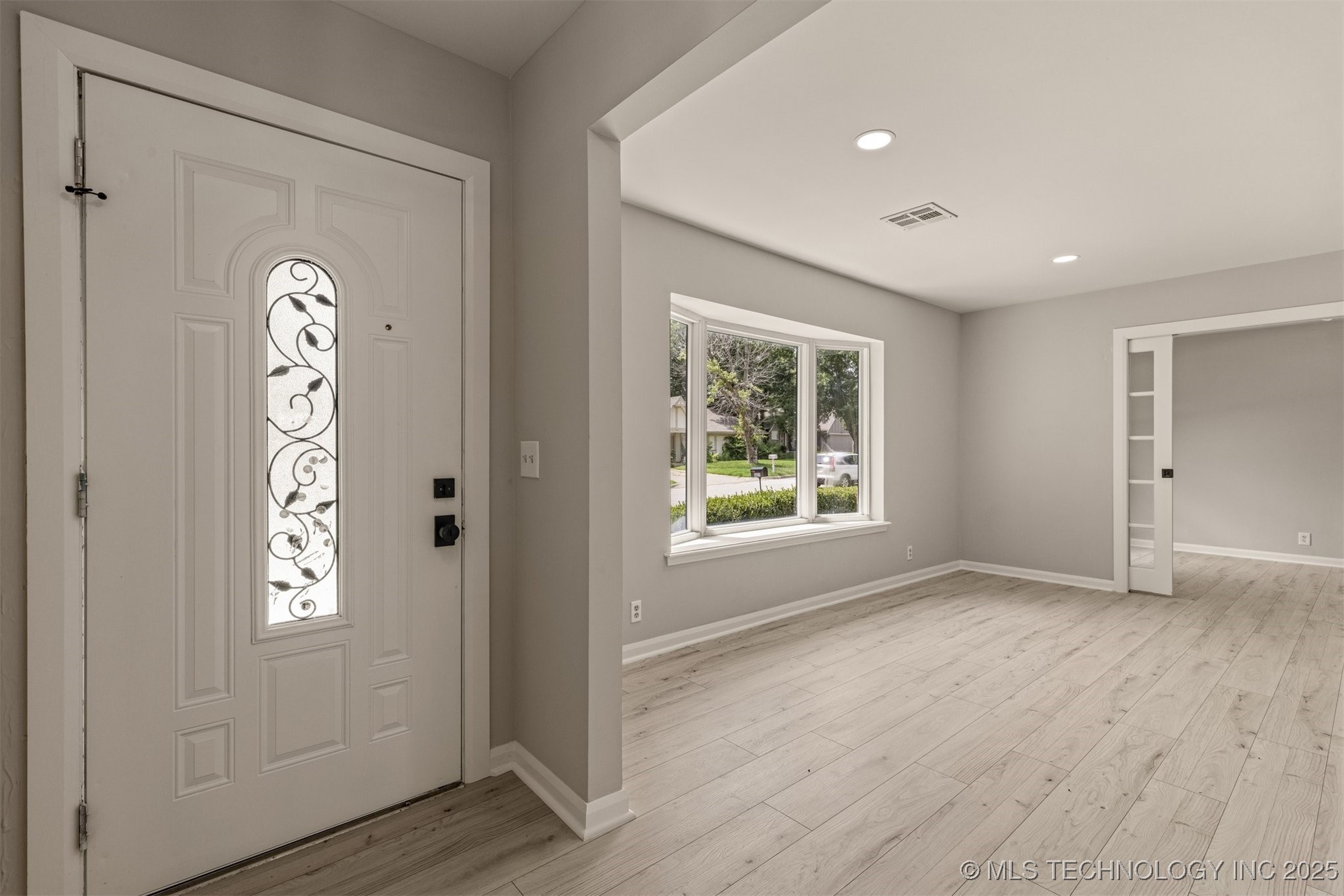 9421 S 69th East Avenue Property Photo 10