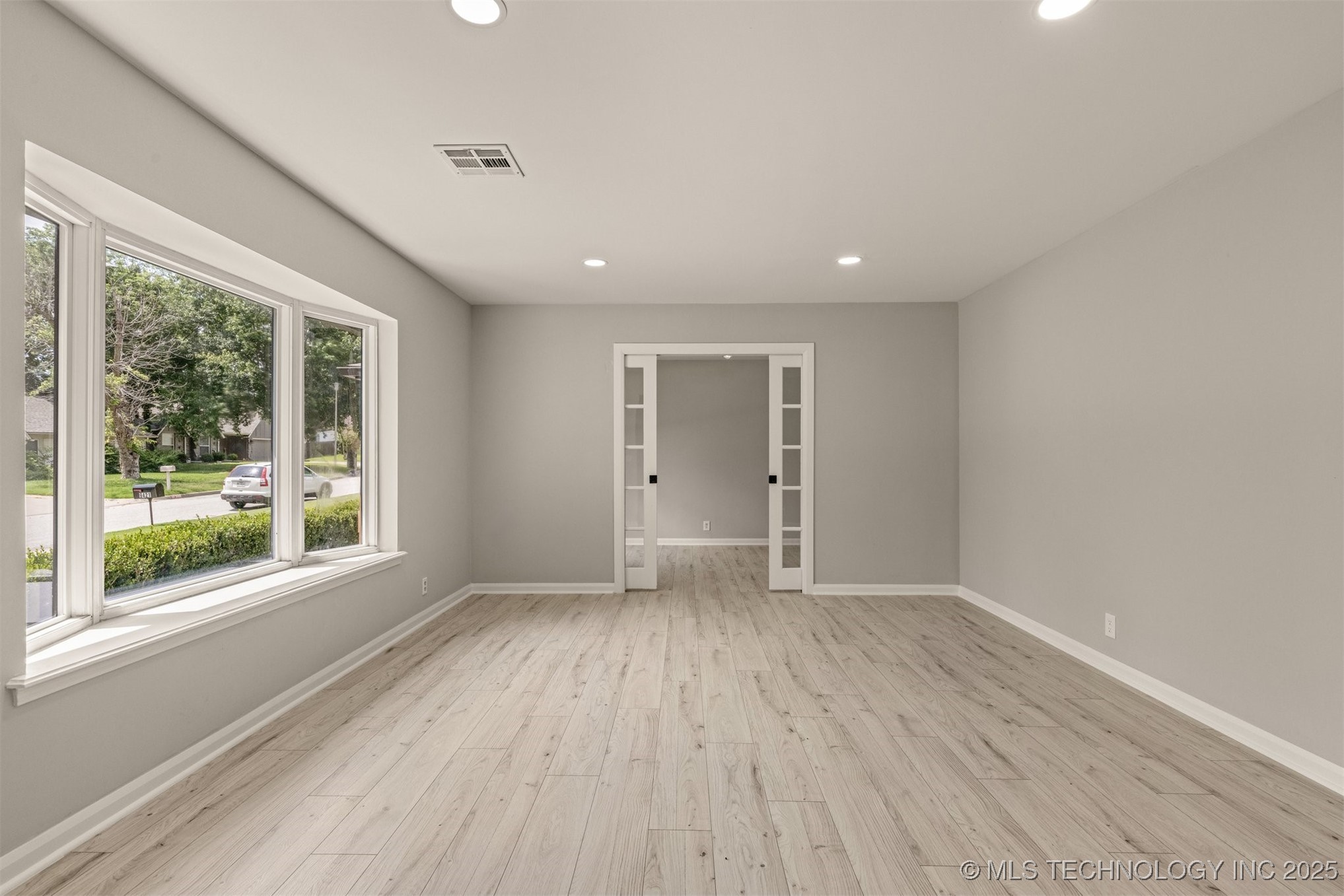 9421 S 69th East Avenue Property Photo 12