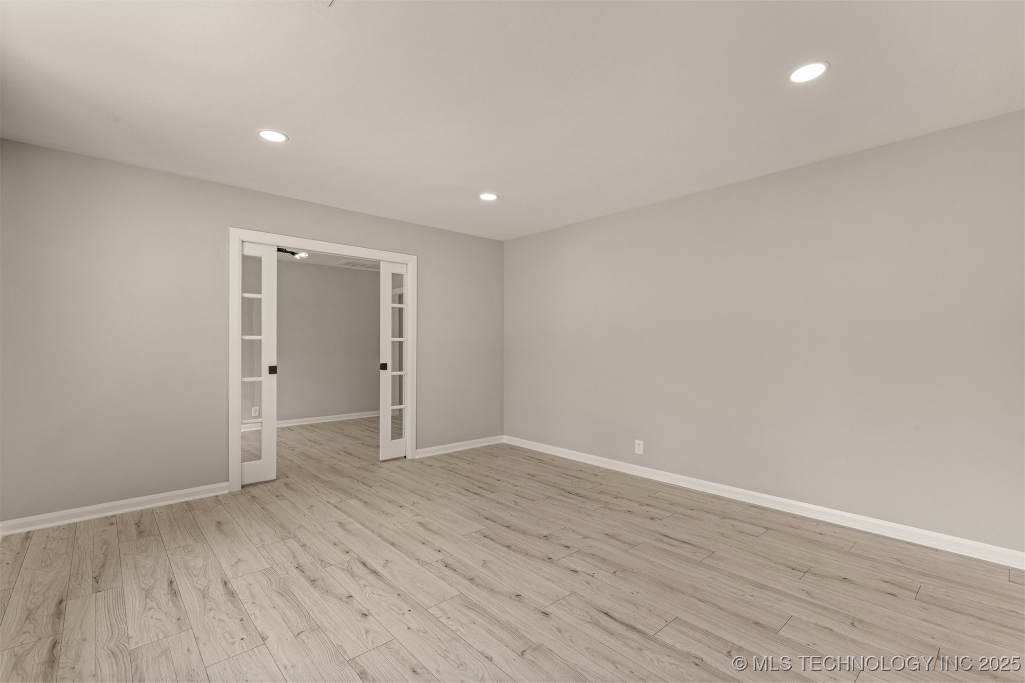 9421 S 69th East Avenue Property Photo 13