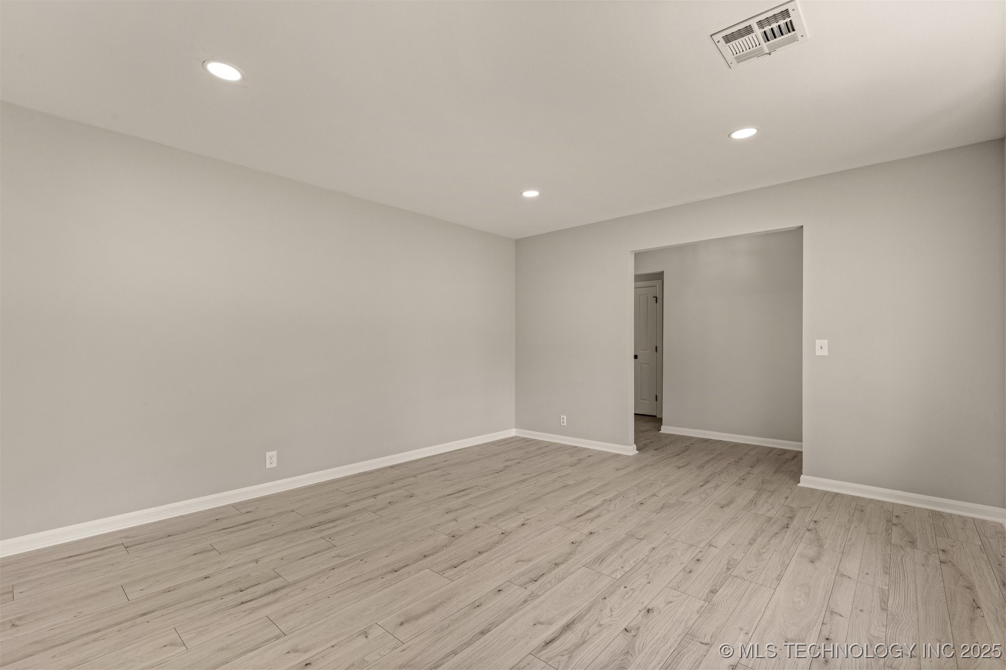 9421 S 69th East Avenue Property Photo 14