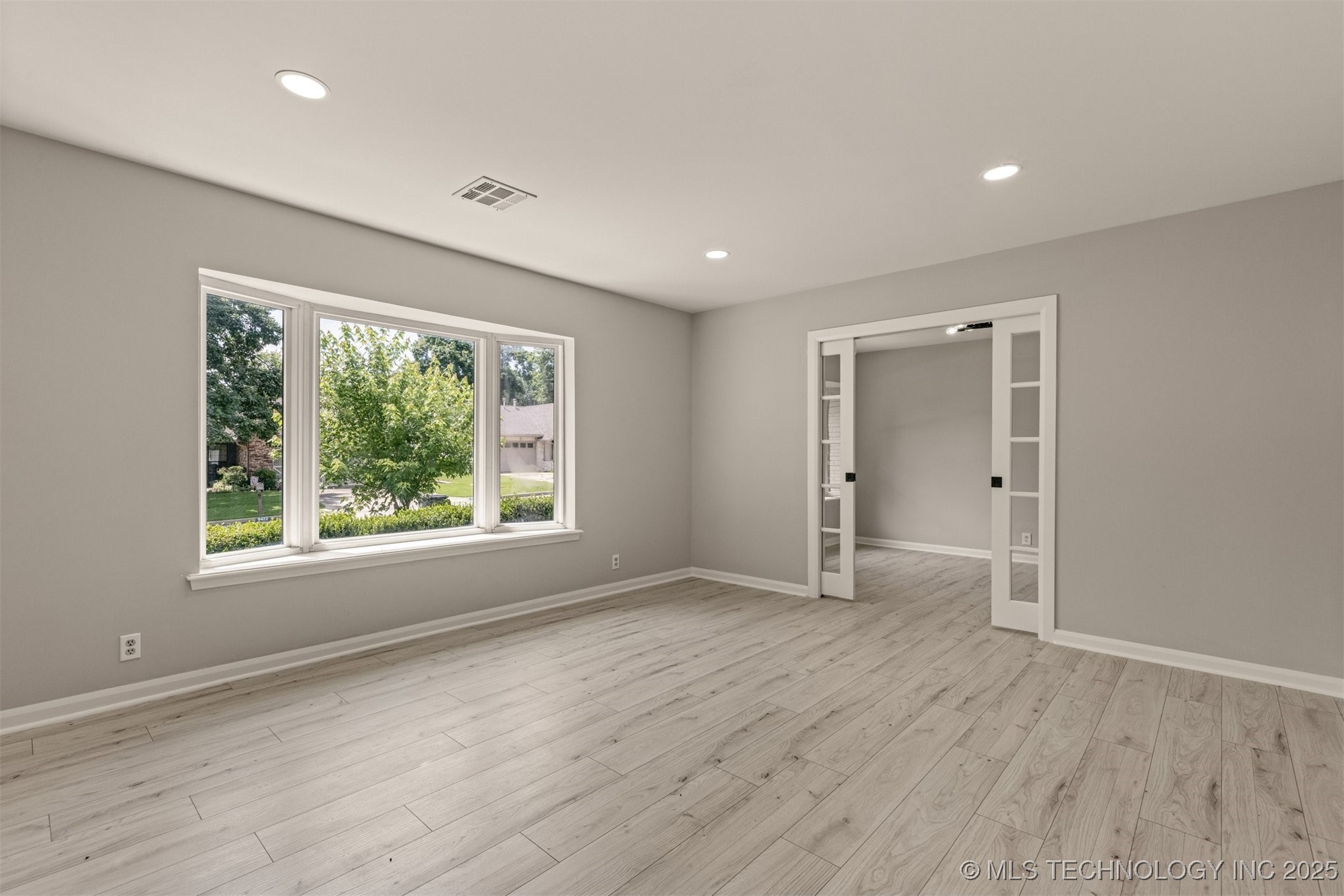 9421 S 69th East Avenue Property Photo 16