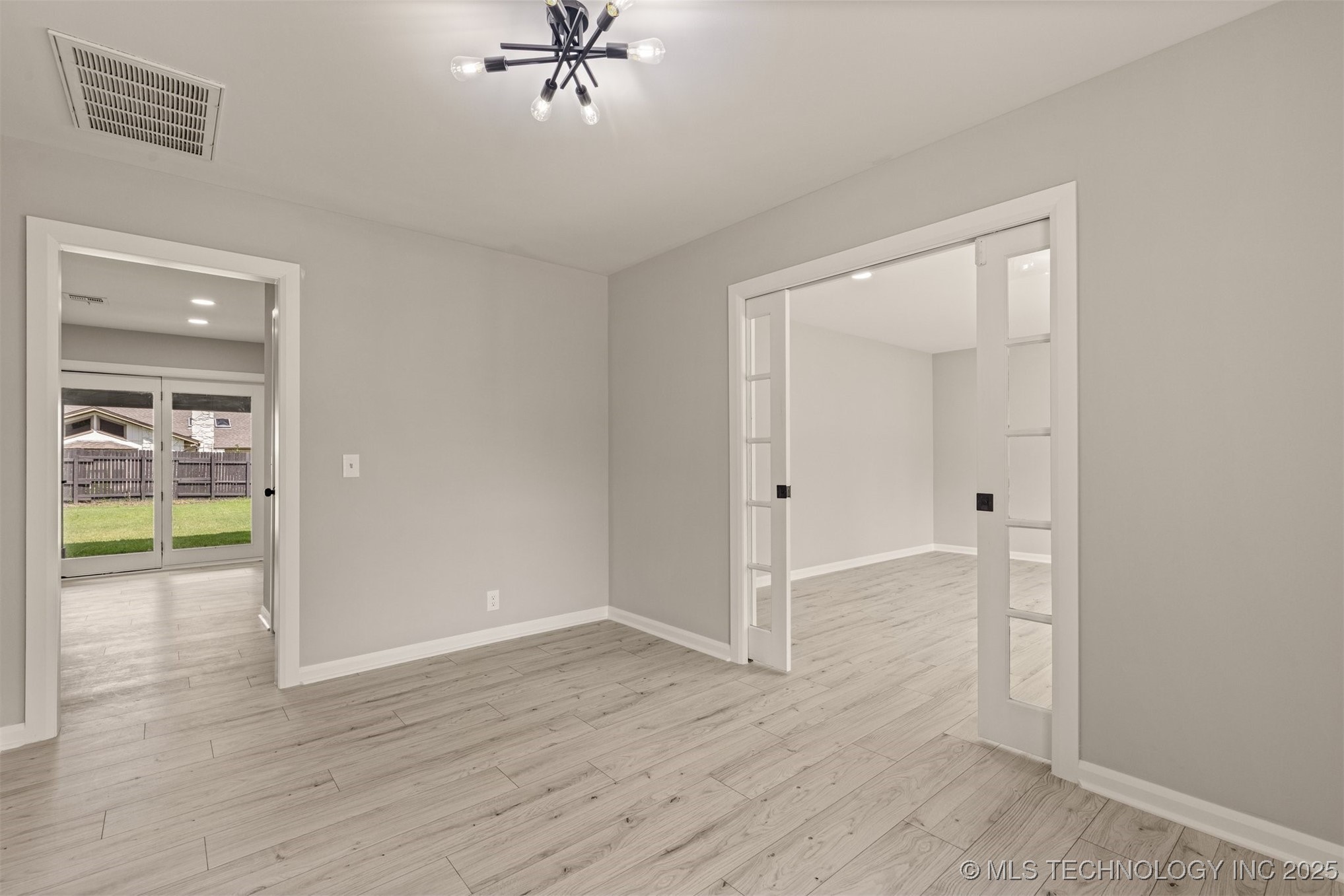 9421 S 69th East Avenue Property Photo 18