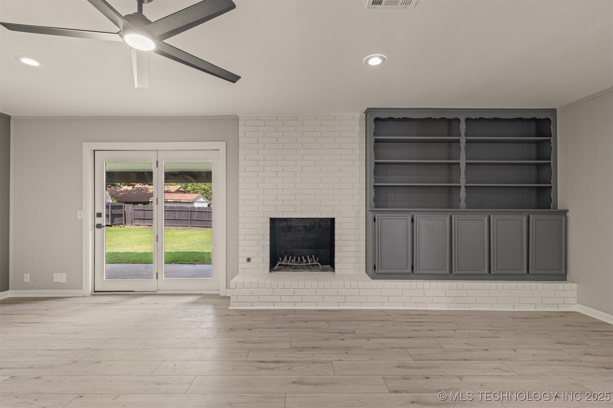 9421 S 69th East Avenue Property Photo 23