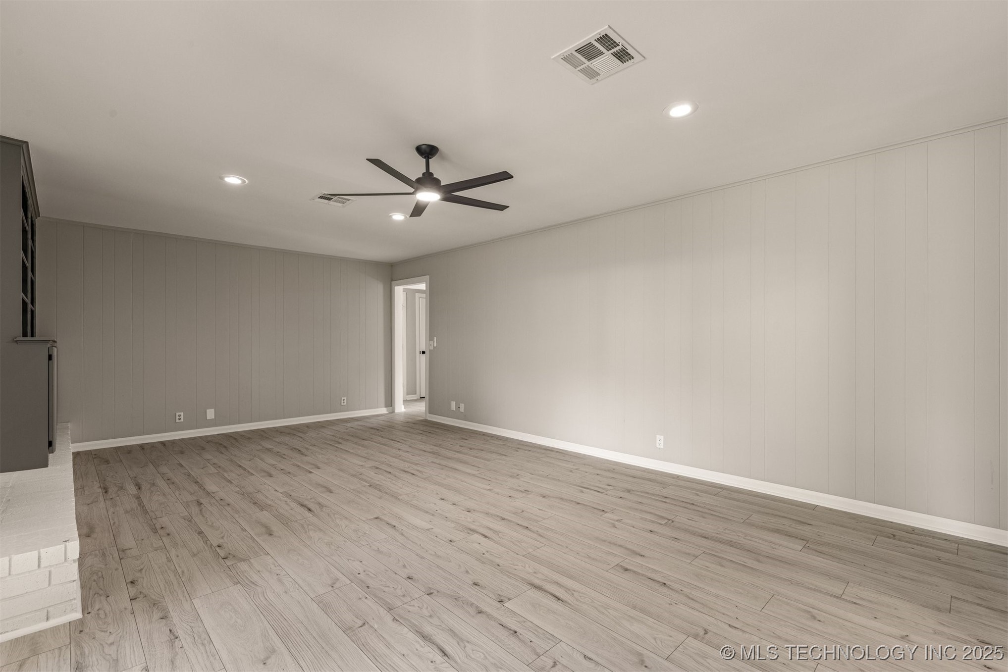 9421 S 69th East Avenue Property Photo 25