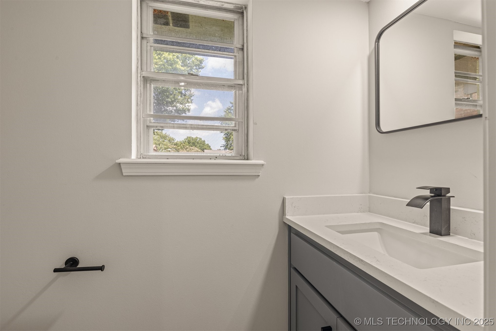 9421 S 69th East Avenue Property Photo 37