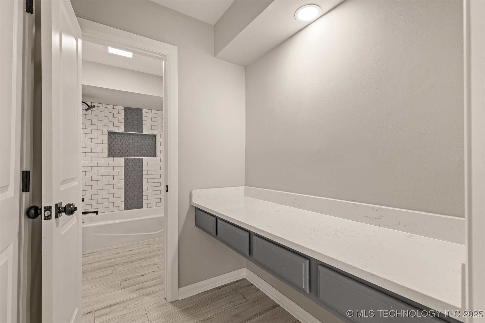 9421 S 69th East Avenue Property Photo 44