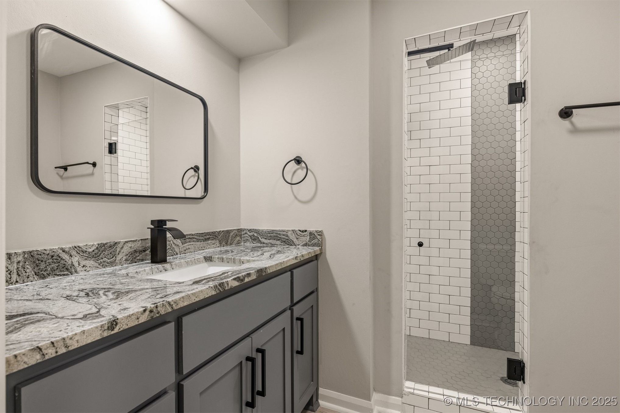 9421 S 69th East Avenue Property Photo 55