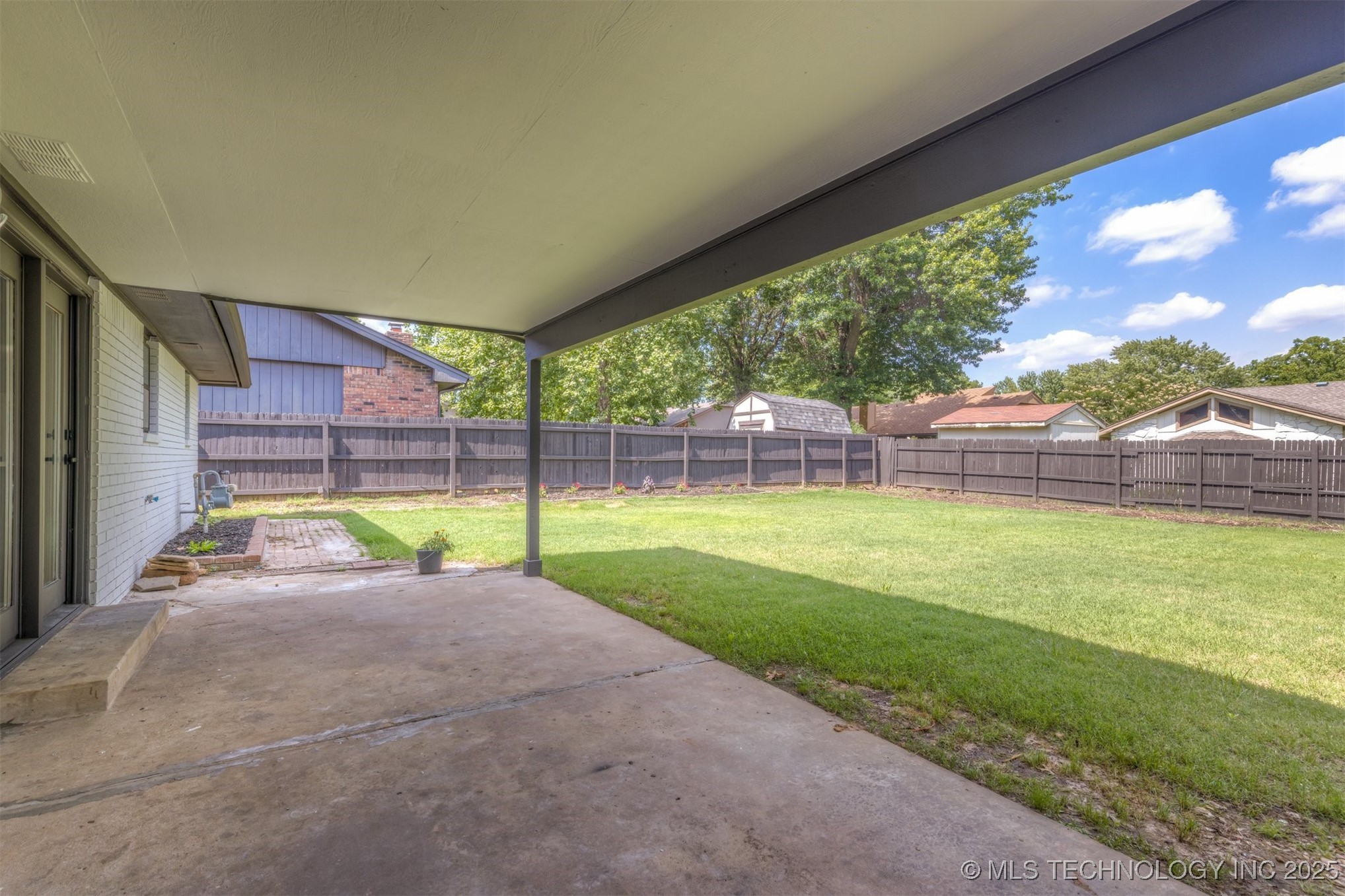 9421 S 69th East Avenue Property Photo 58