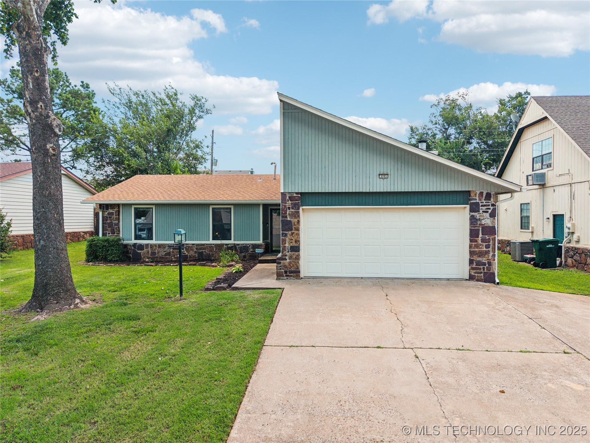 3703 Redbud Drive Property Photo 1