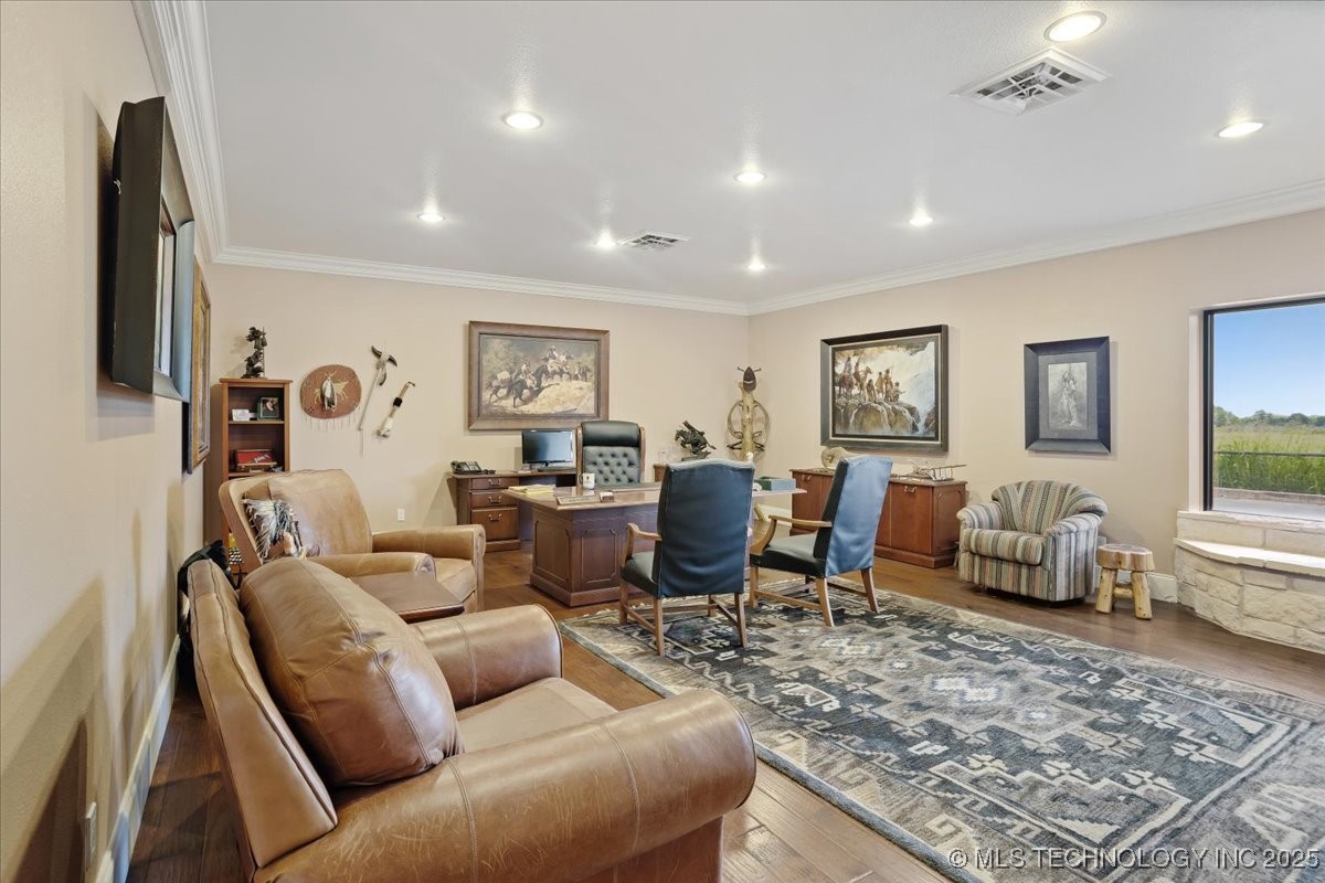 350 Nails Crossing Property Photo 13