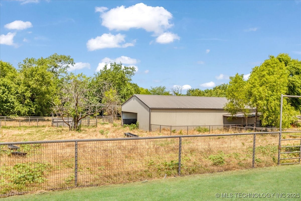 350 Nails Crossing Property Photo 39