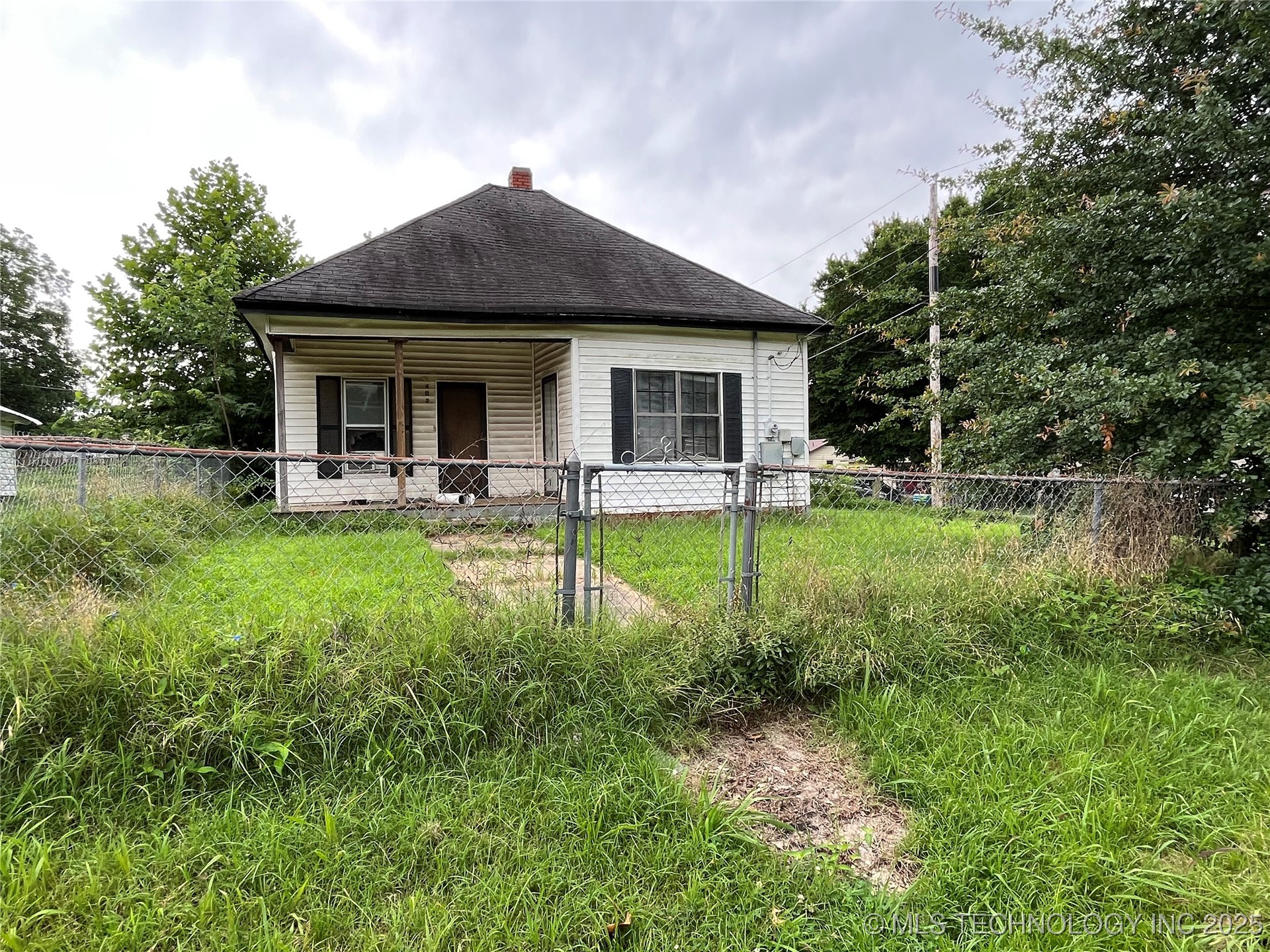 402 Ne E Street E Property Photo 1