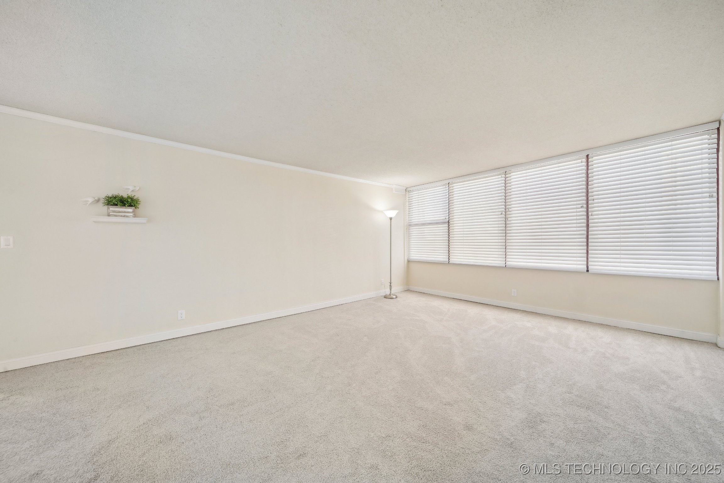 450 W 7th Street #908 Property Photo 7