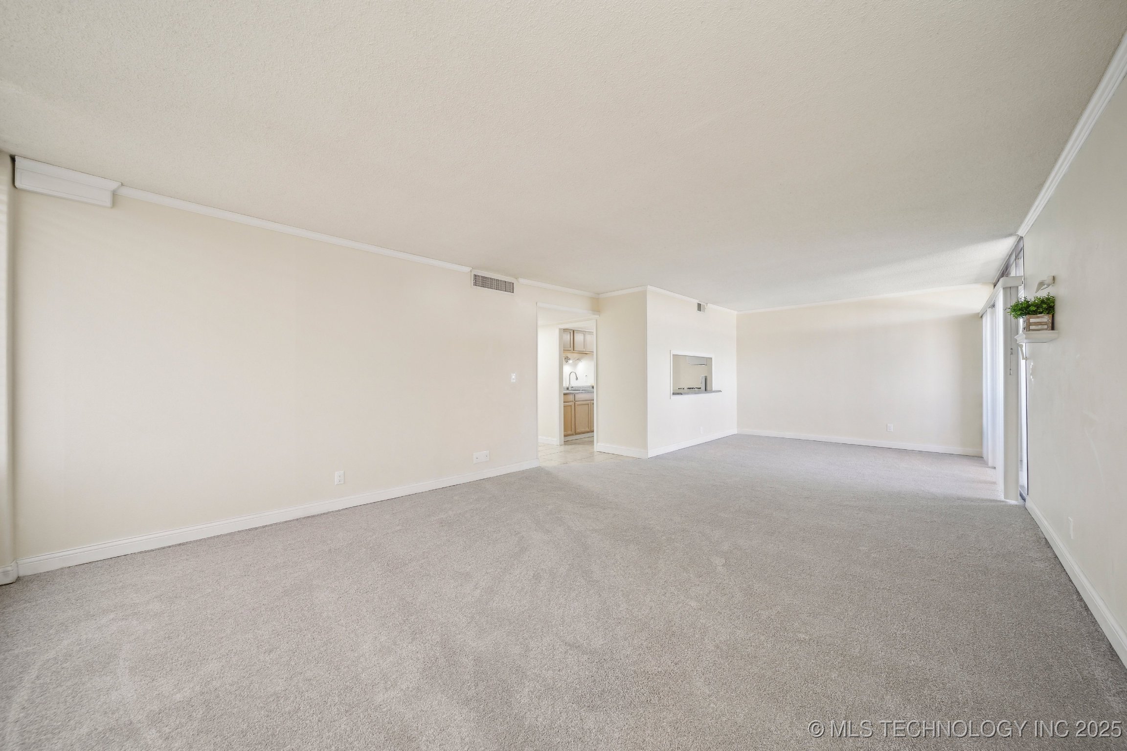 450 W 7th Street #908 Property Photo 8